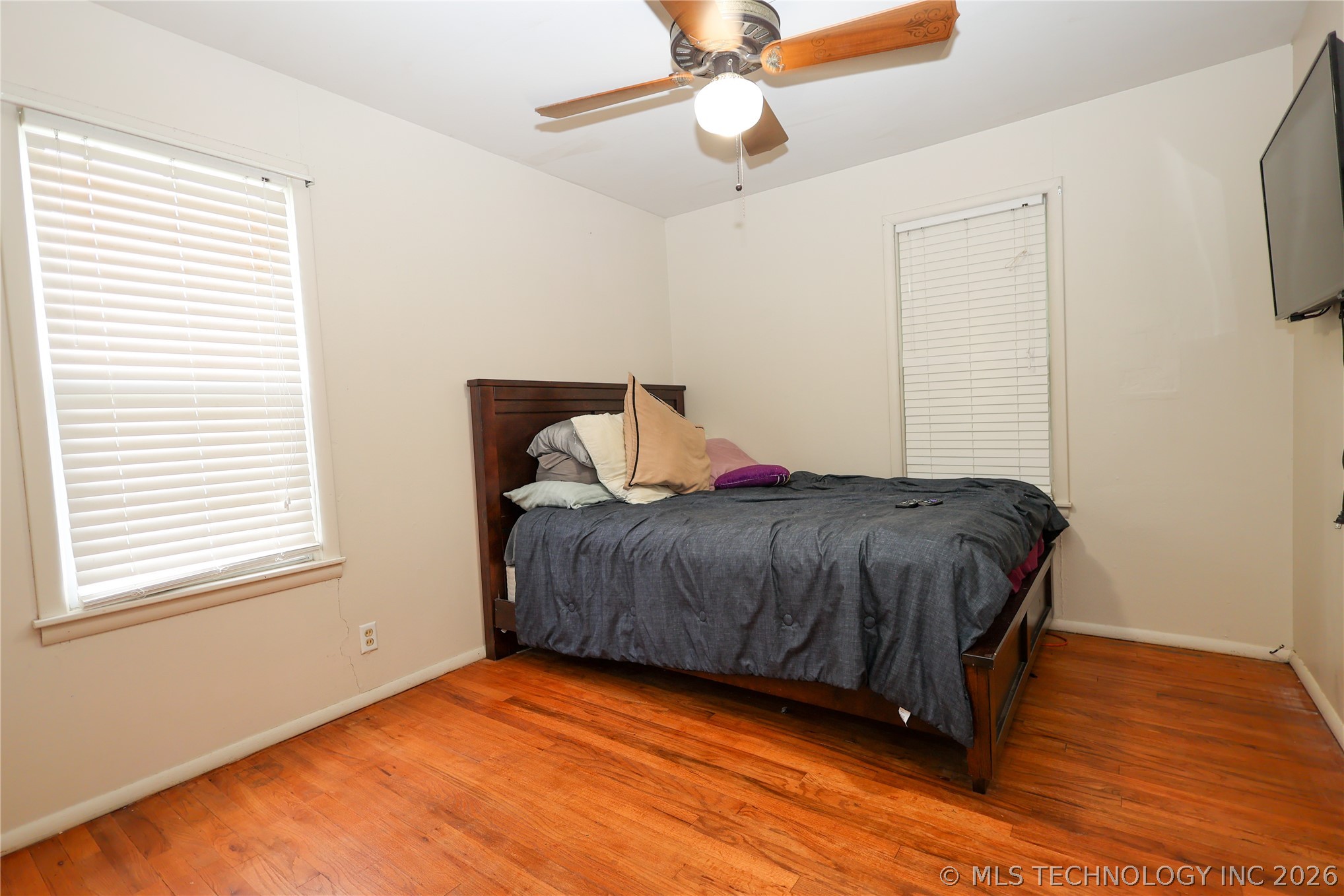 502 W 17th Property Photo 8