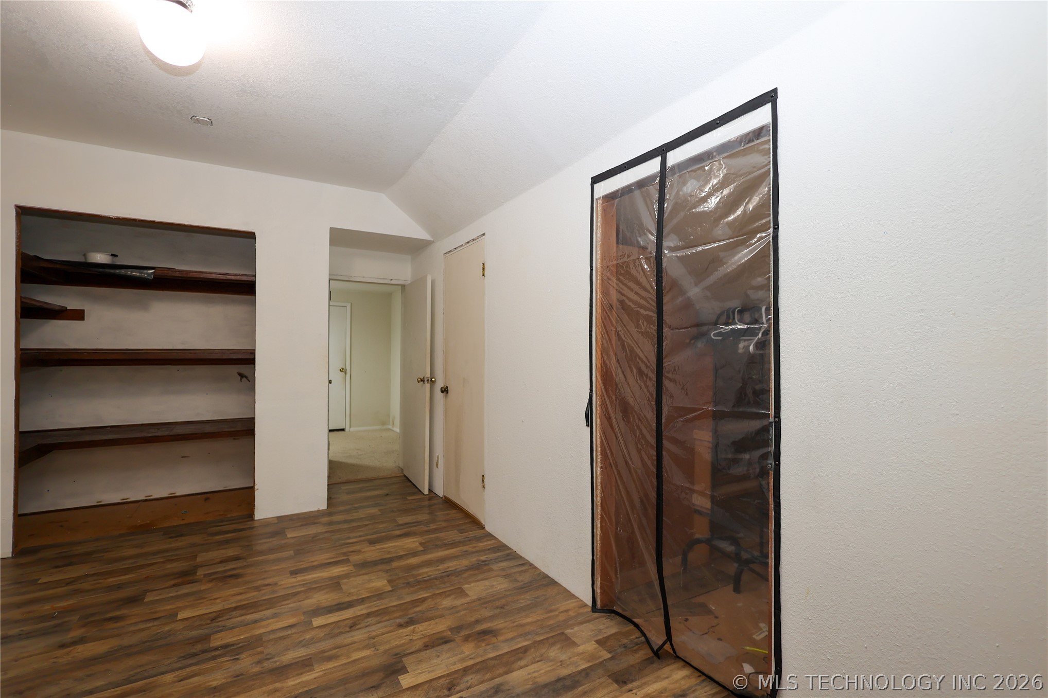 502 W 17th Property Photo 13