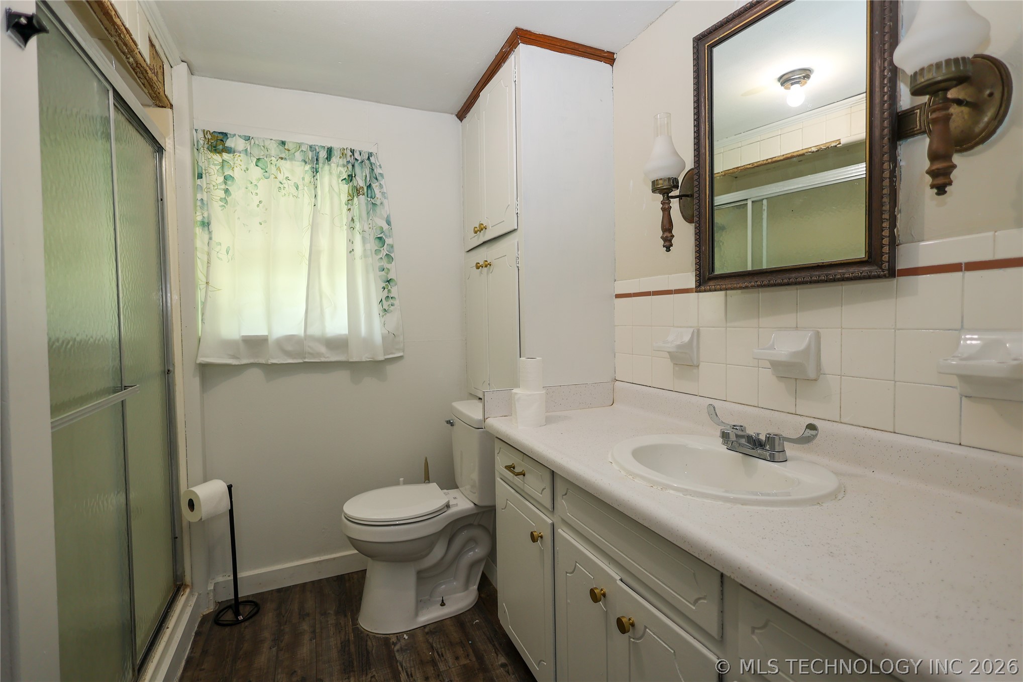 502 W 17th Property Photo 15