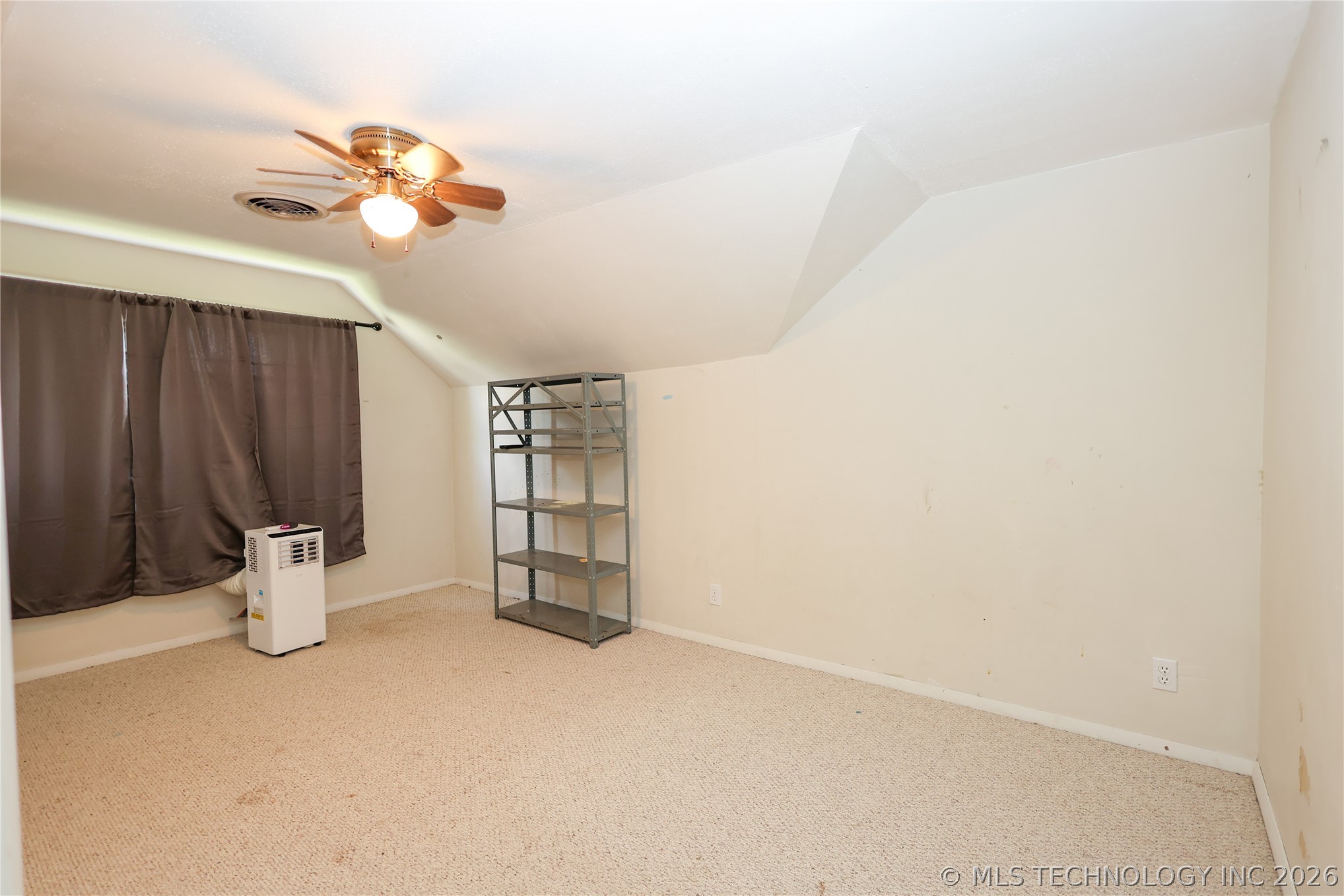 502 W 17th Property Photo 19