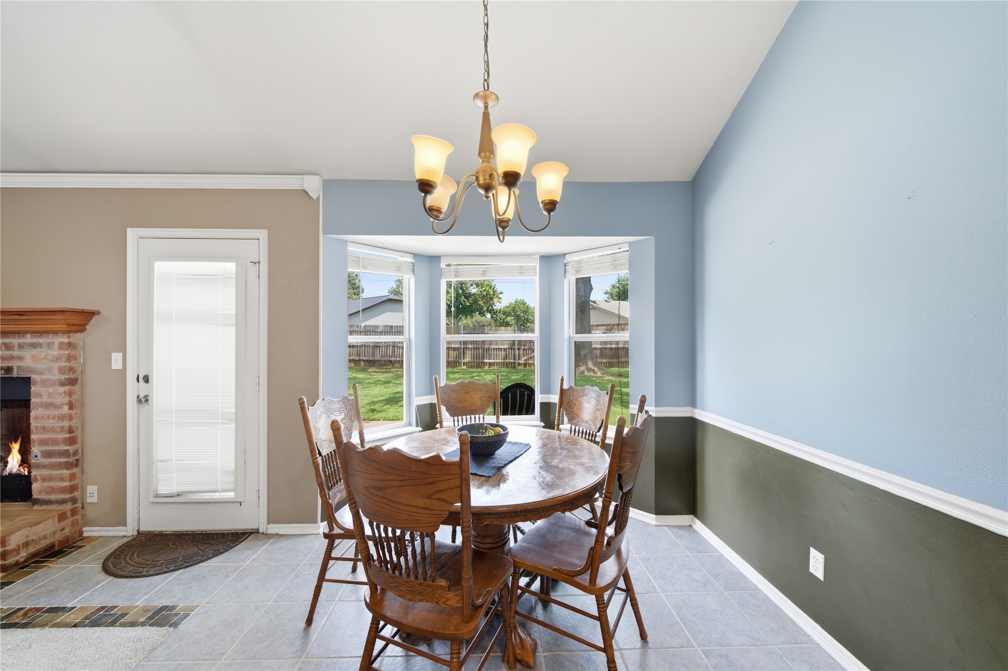 5313 S Maple Place Property Photo 11