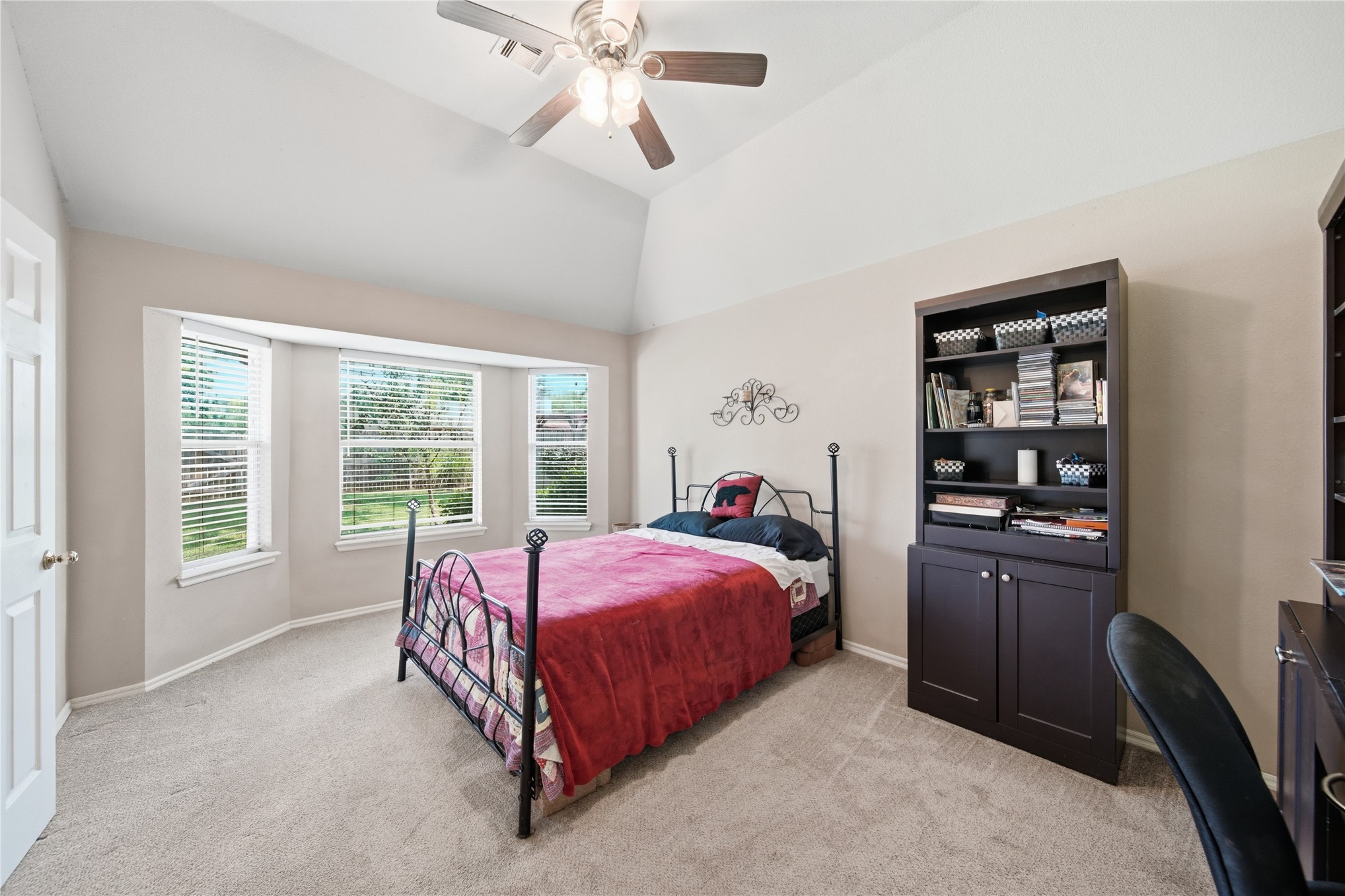 5313 S Maple Place Property Photo 12