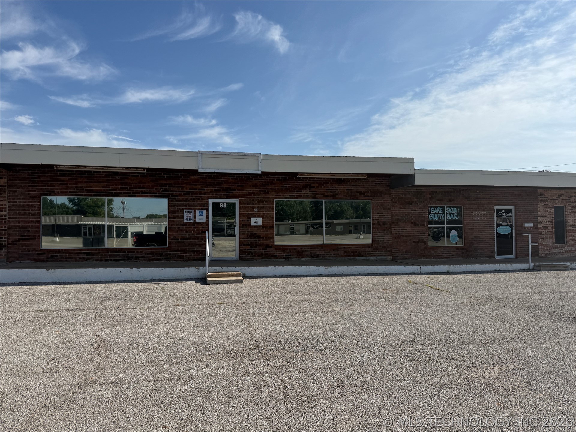 91 Broadlawn Shopping Property Photo 4
