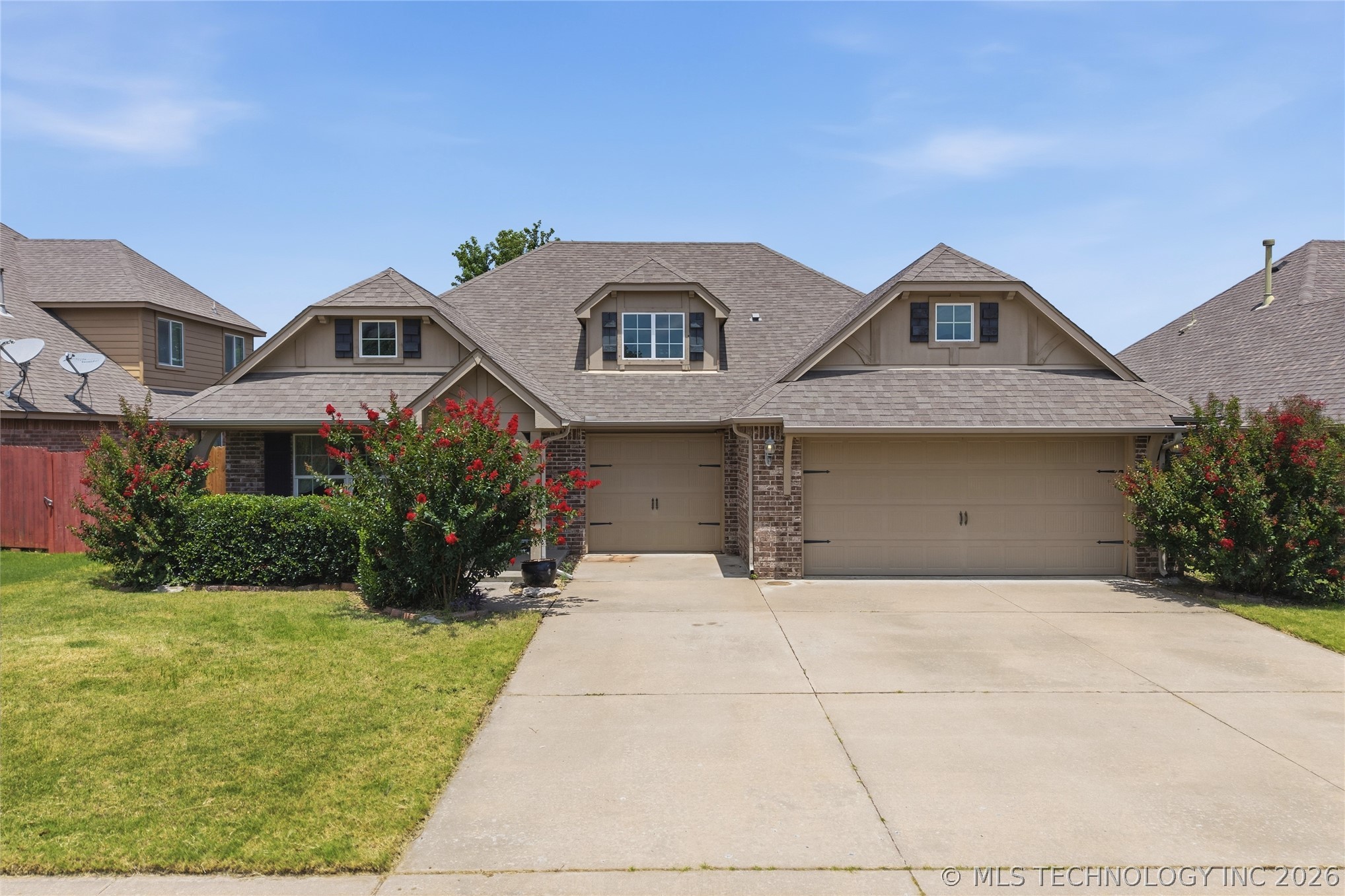 17511 E 43rd Street Property Photo 1
