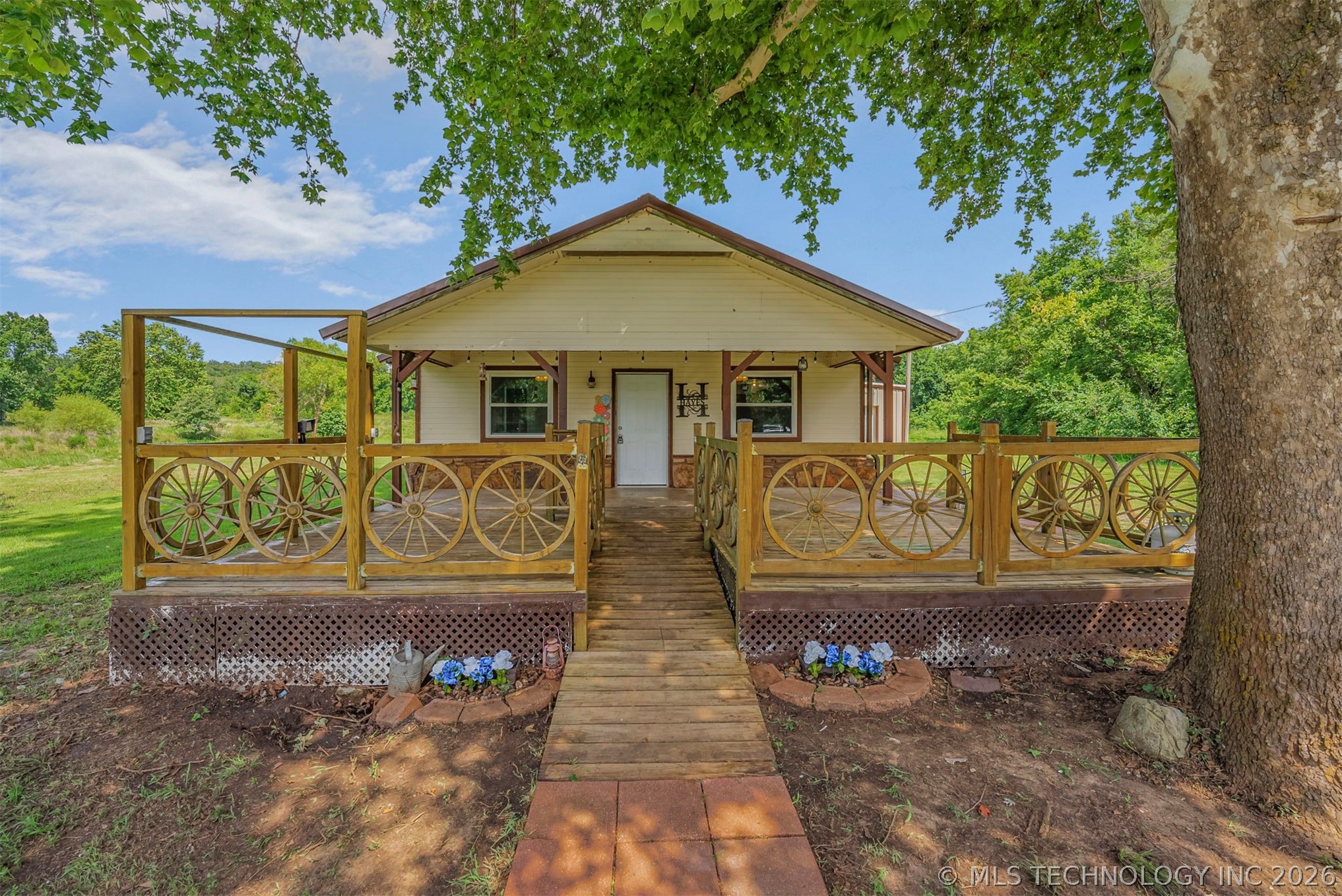 1901 S 4280 Road Property Photo 1