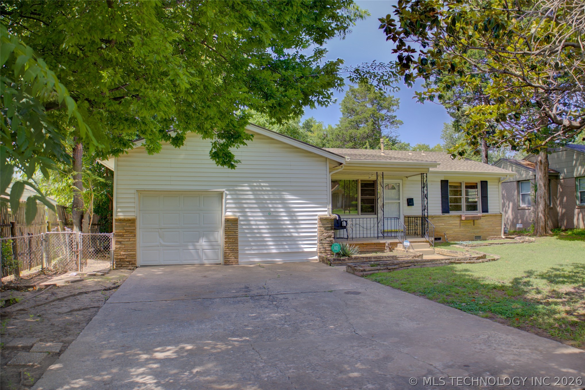 5309 E 4th Place Property Photo 2