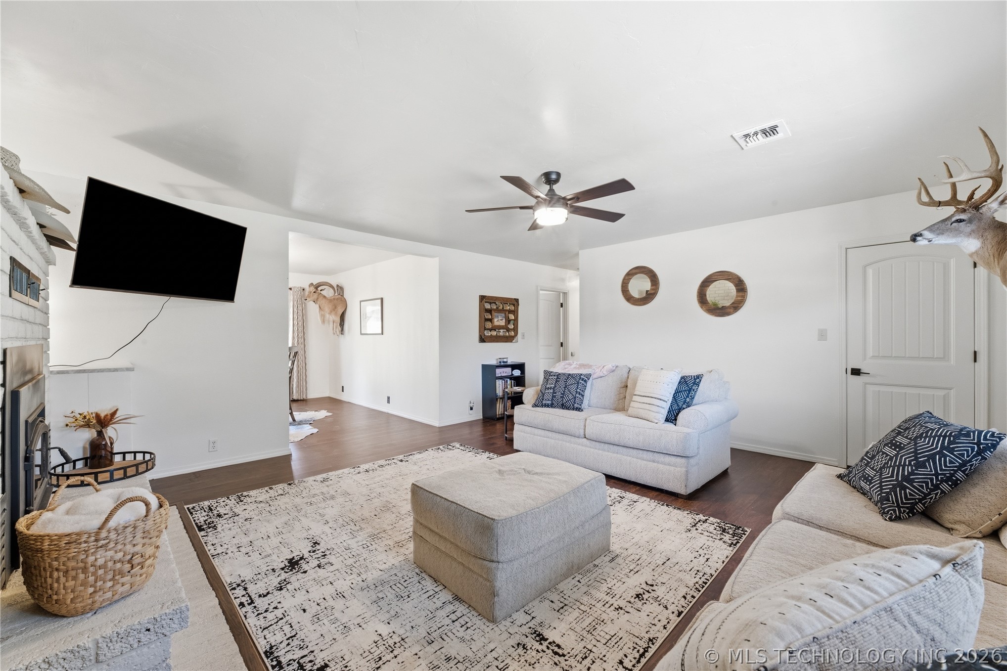 4081 S 4270 Road Property Photo 6