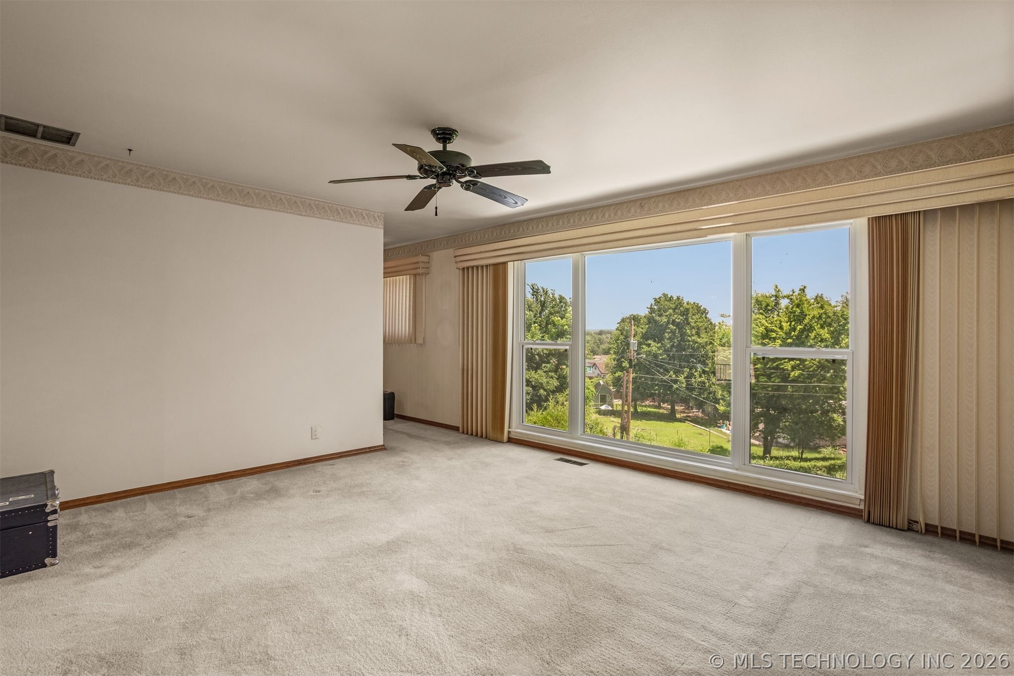 2219 N Main Street Property Photo 8