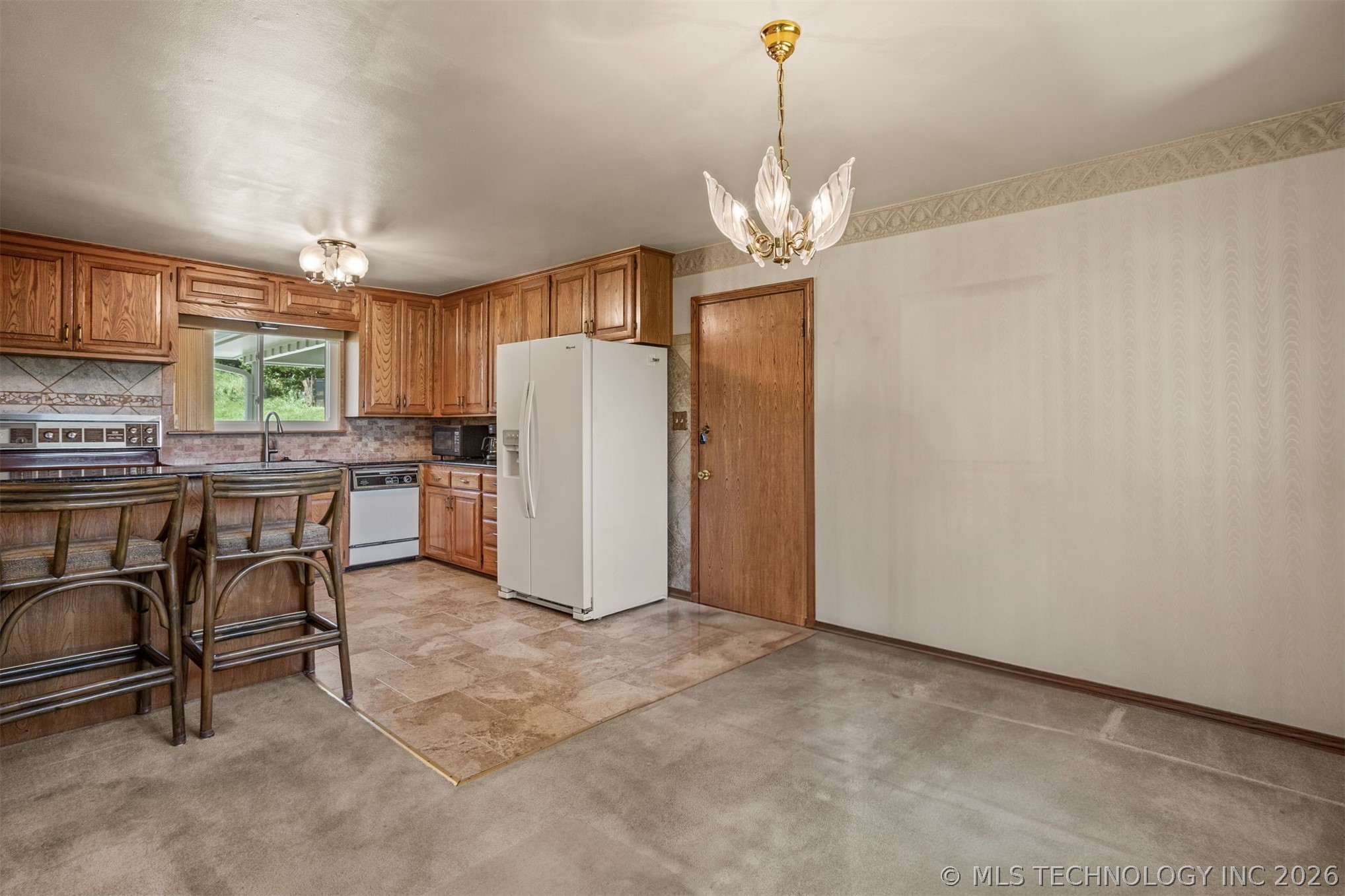 2219 N Main Street Property Photo 11