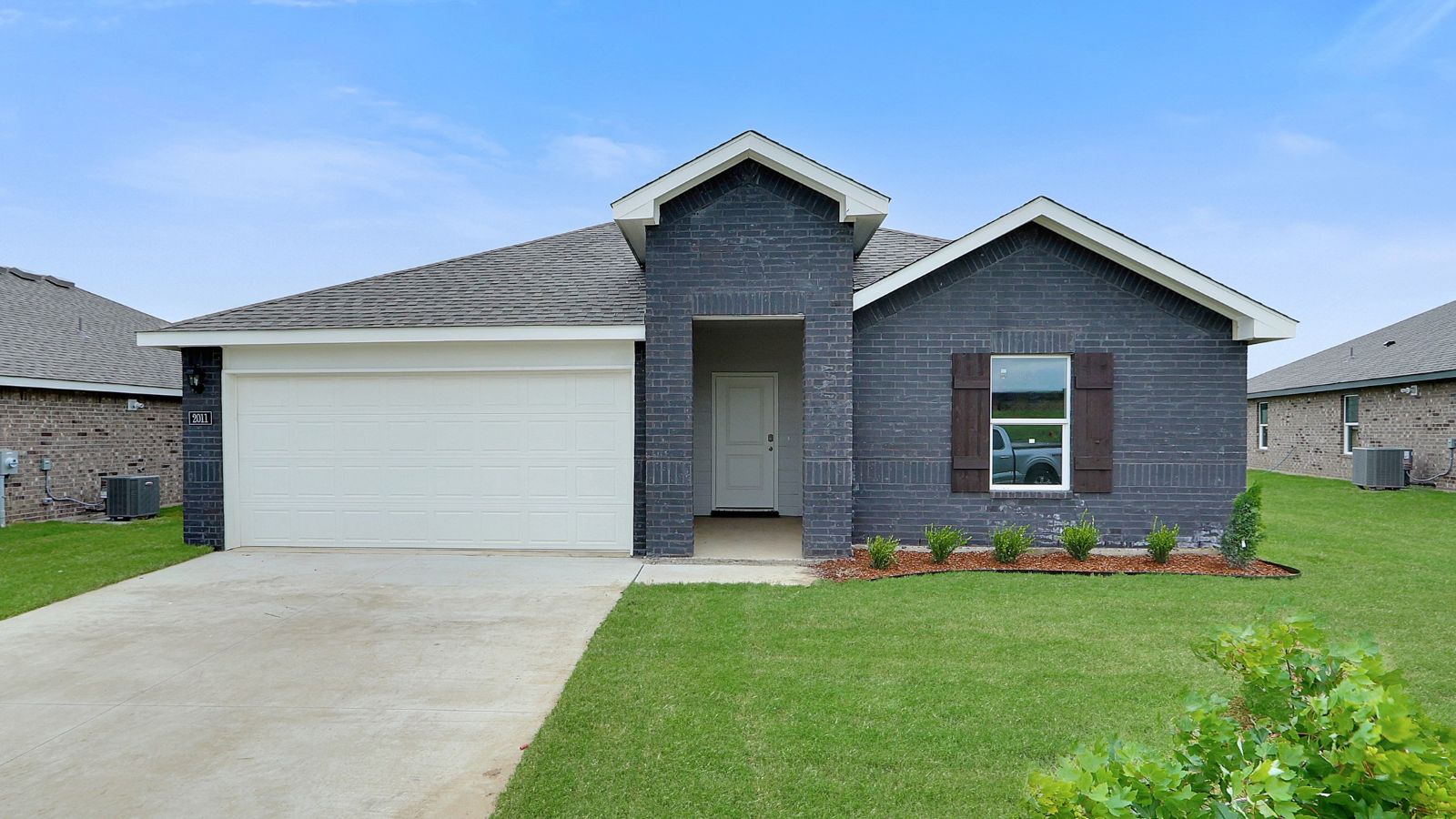 2011 E San Antonio Street Property Photo 2