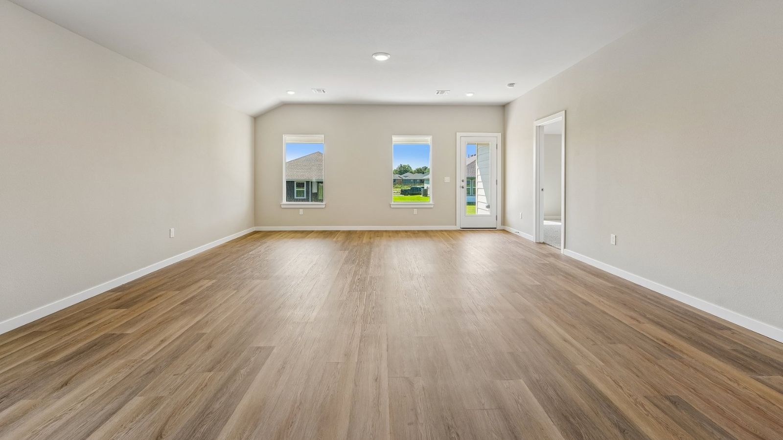 2011 E San Antonio Street Property Photo 10