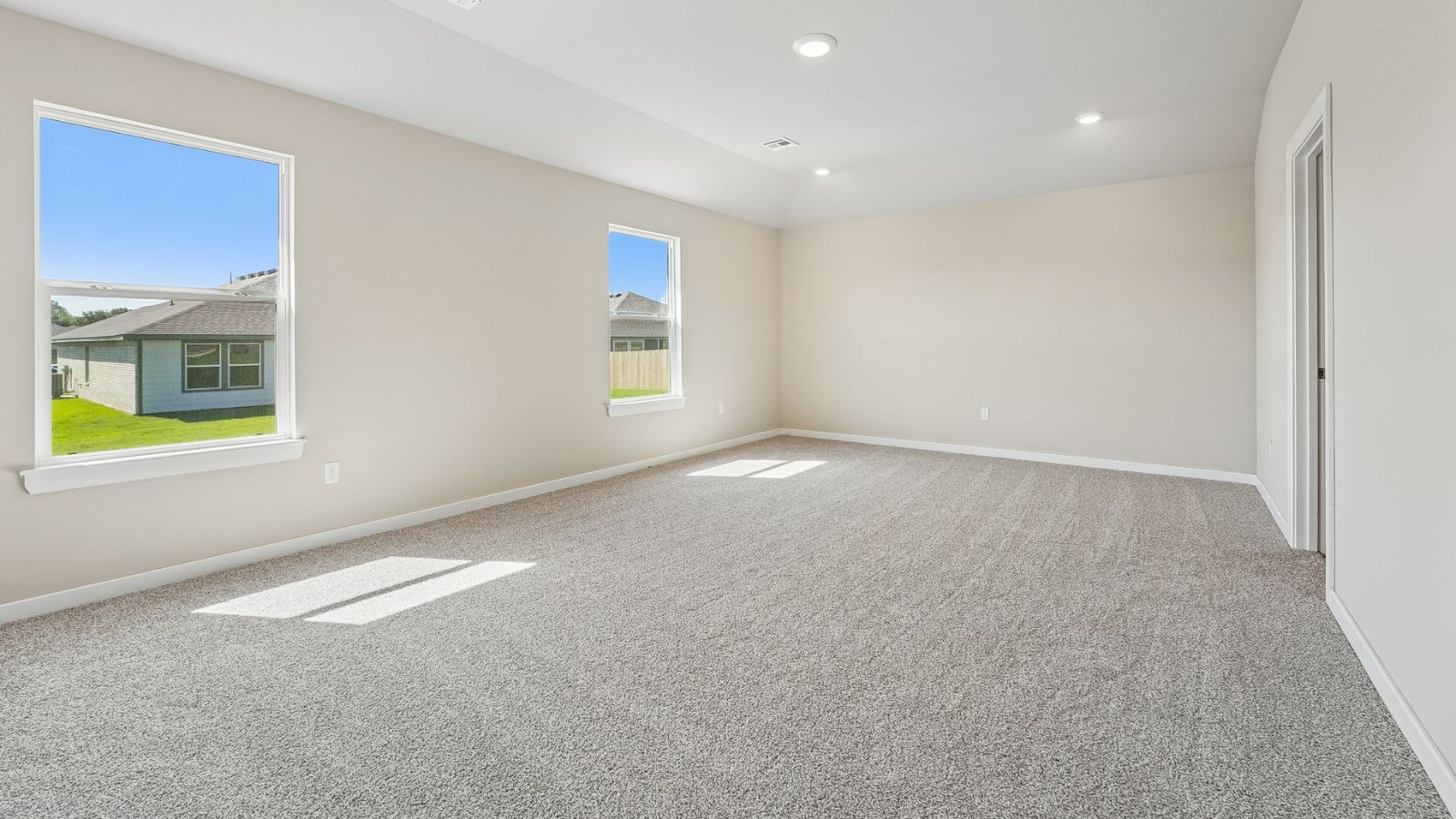 2011 E San Antonio Street Property Photo 12