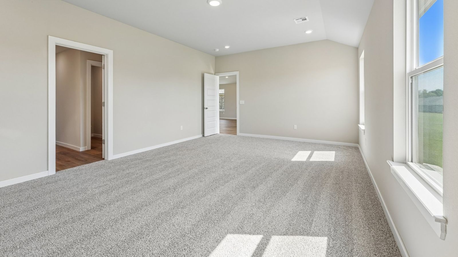 2011 E San Antonio Street Property Photo 13