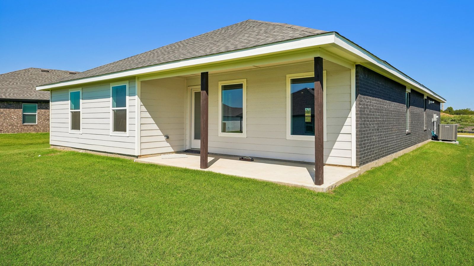 2011 E San Antonio Street Property Photo 22