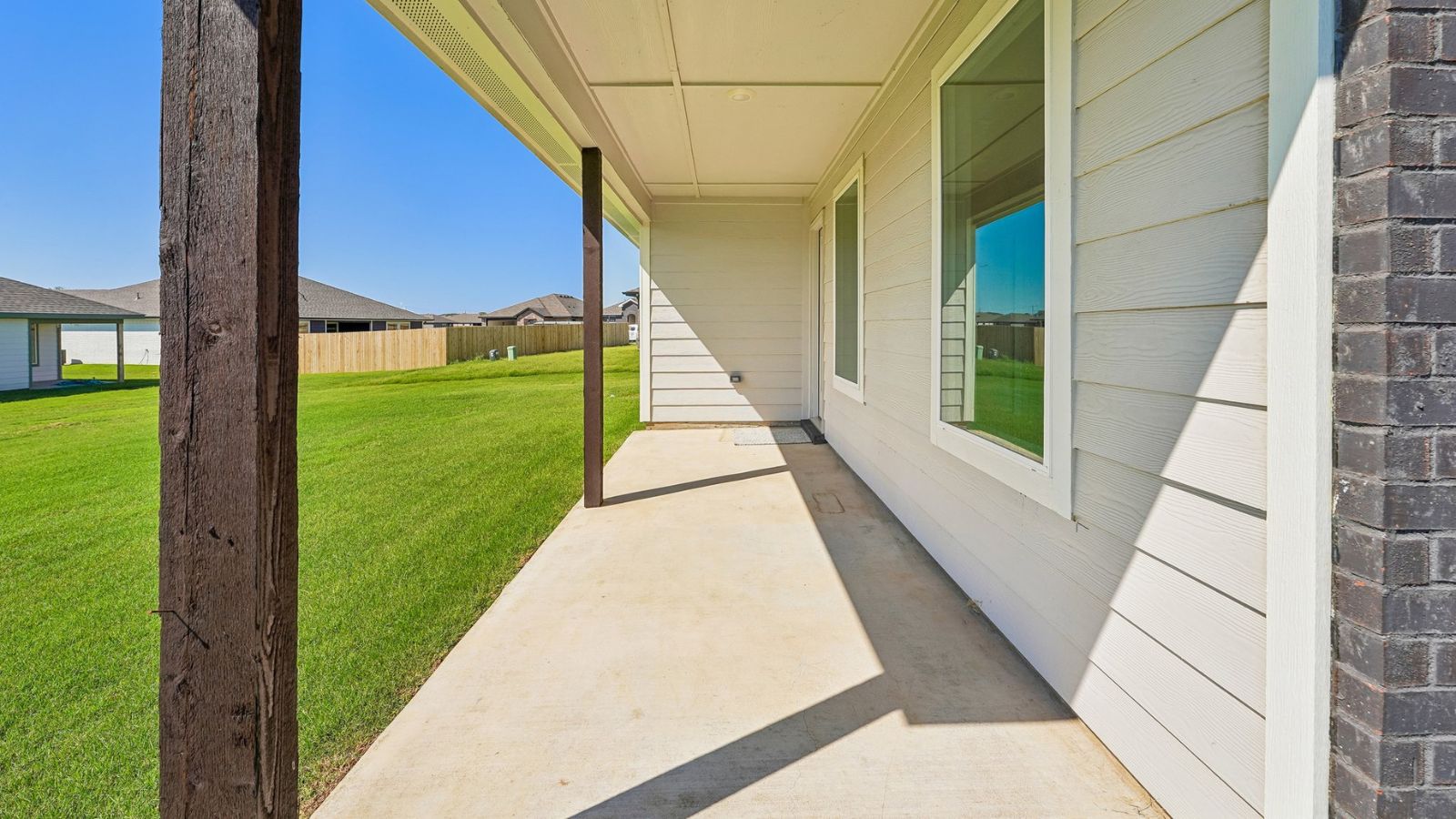 2011 E San Antonio Street Property Photo 23