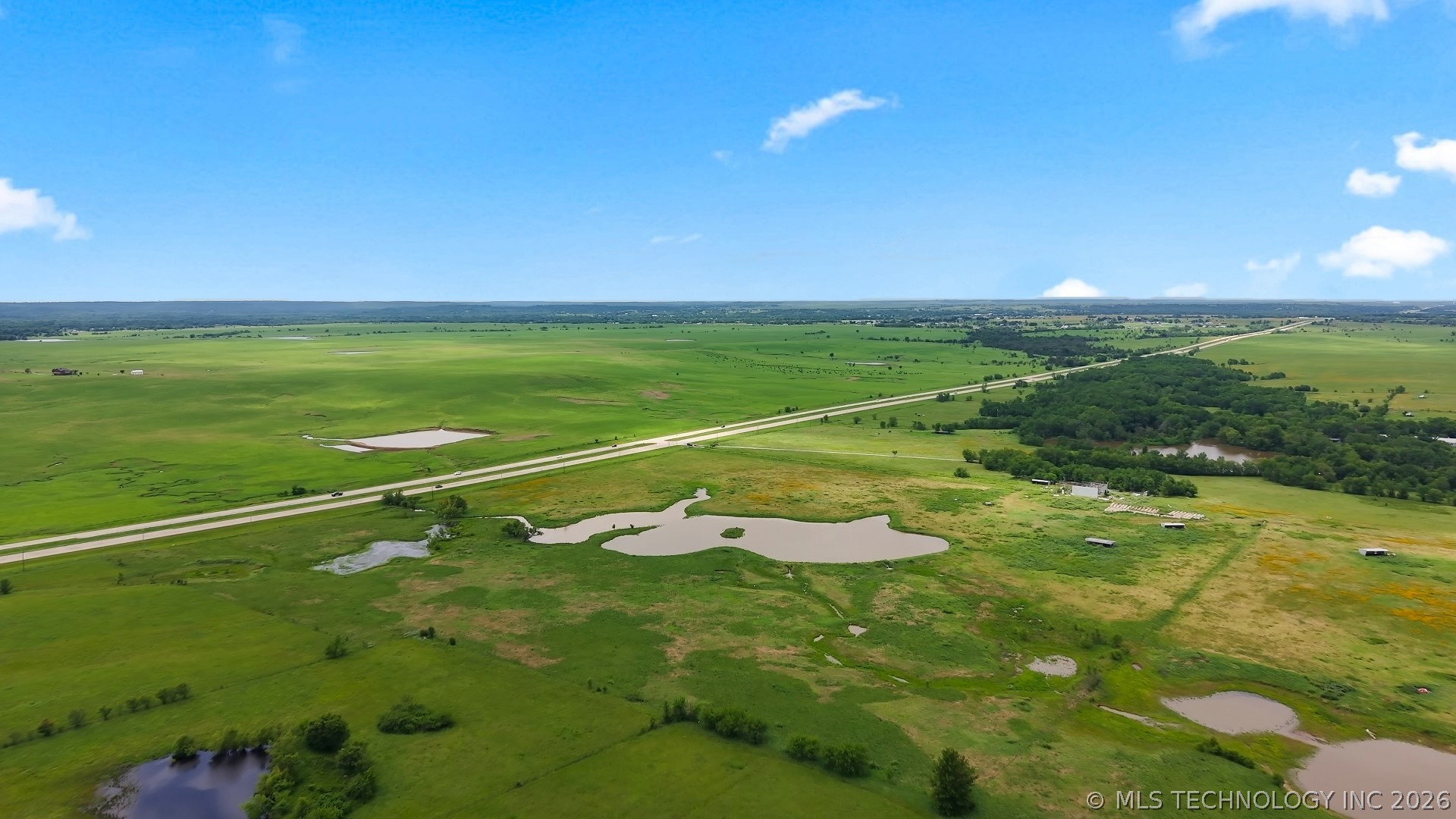 15985 Hwy 75 Property Photo 2