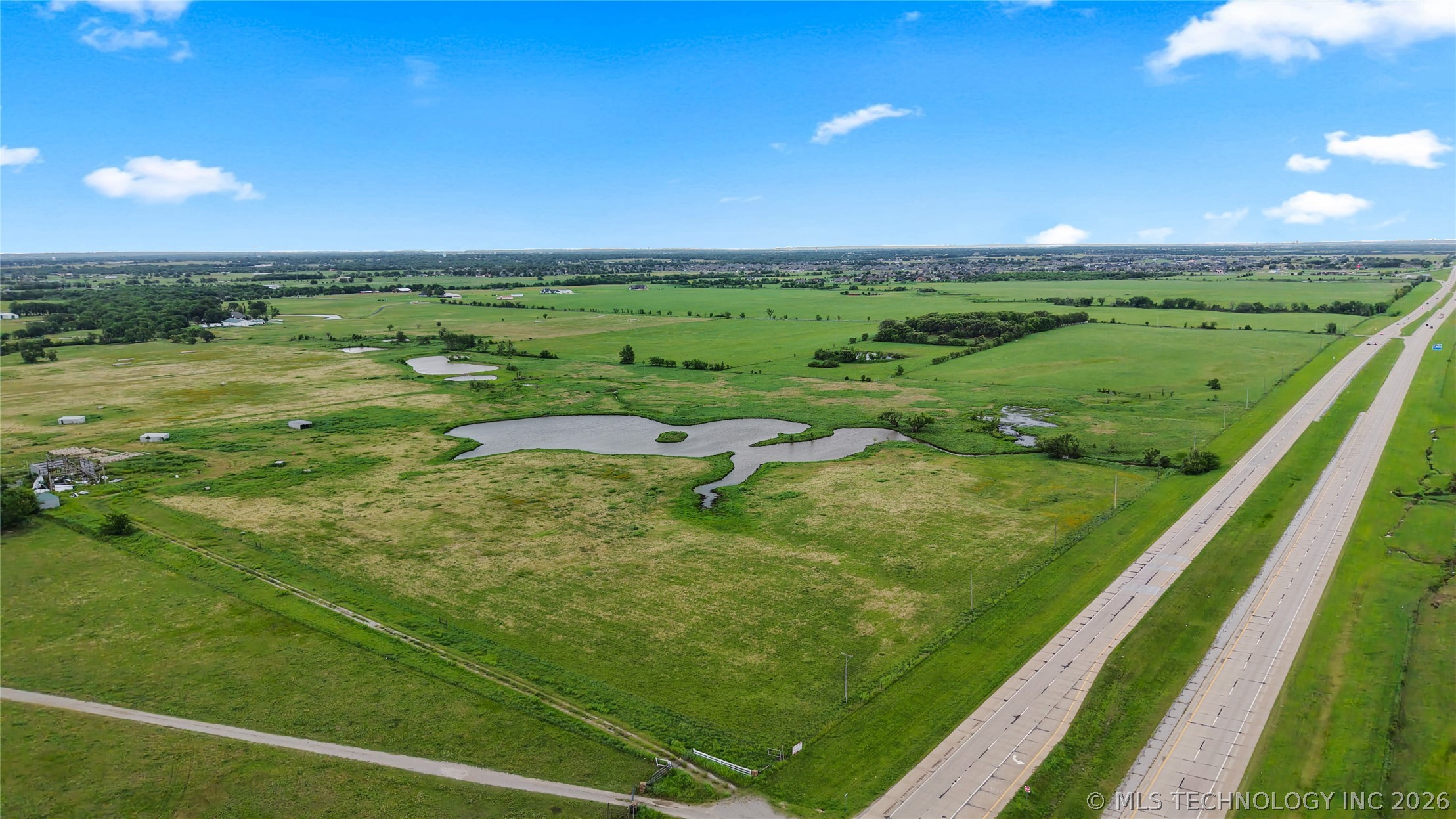 15985 Hwy 75 Property Photo 3