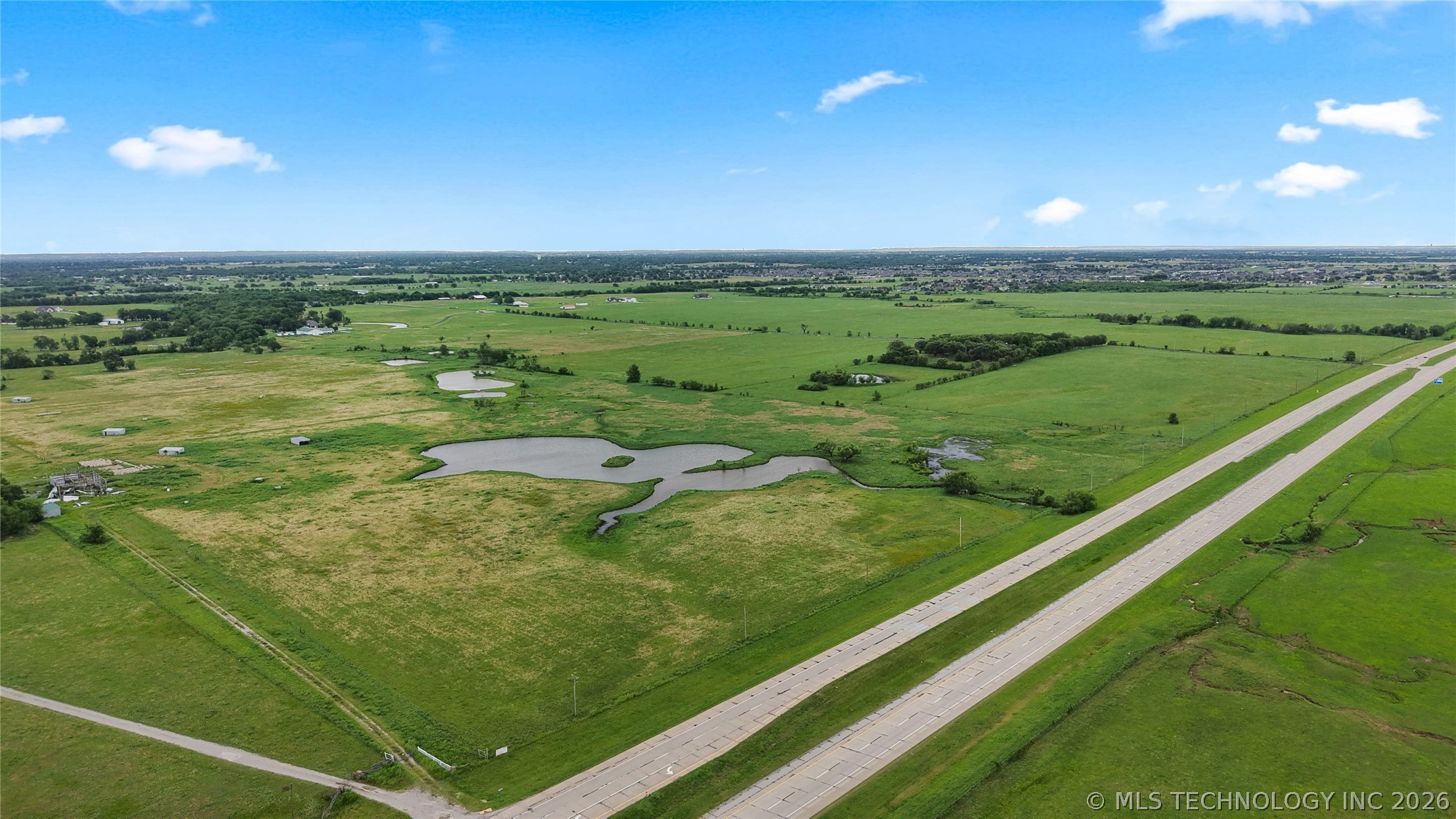 15985 Hwy 75 Property Photo 4