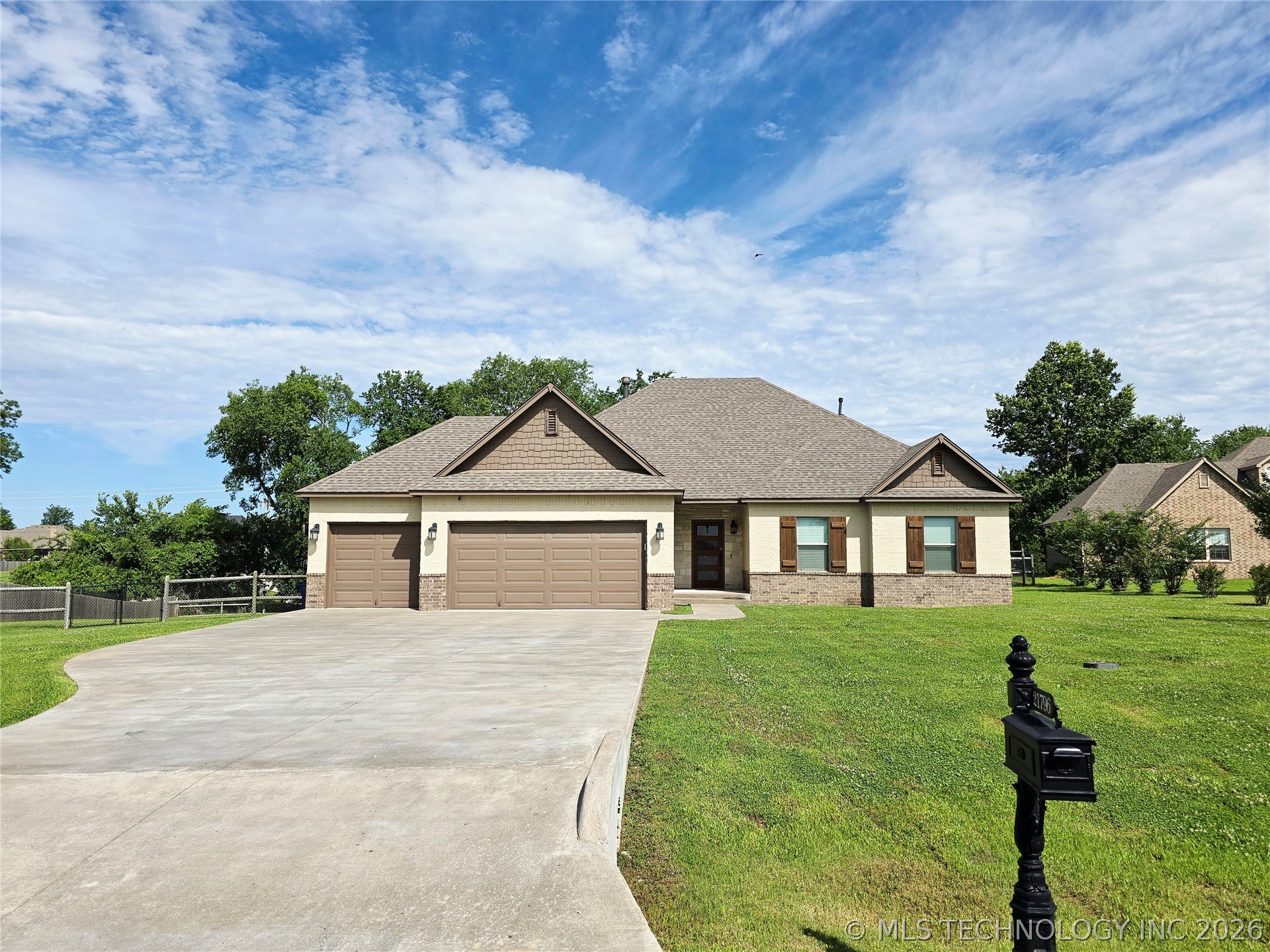 21796 Summit Trail