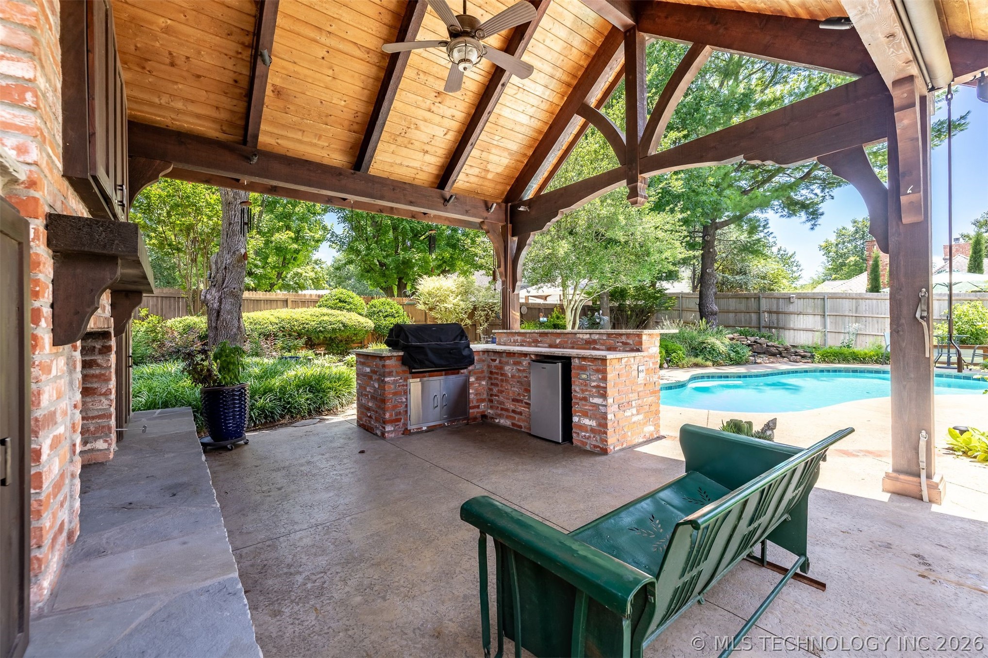 10329 S Granite Avenue Property Photo 6