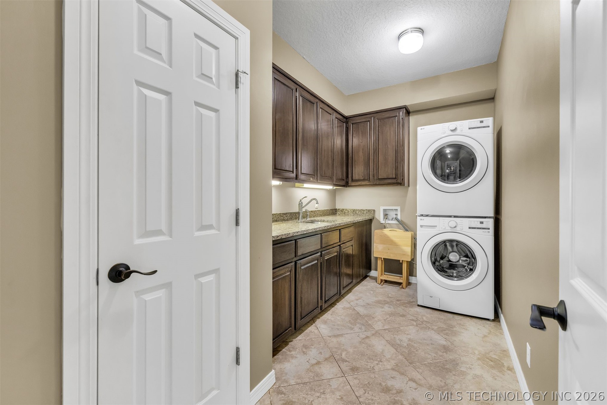 10329 S Granite Avenue Property Photo 26