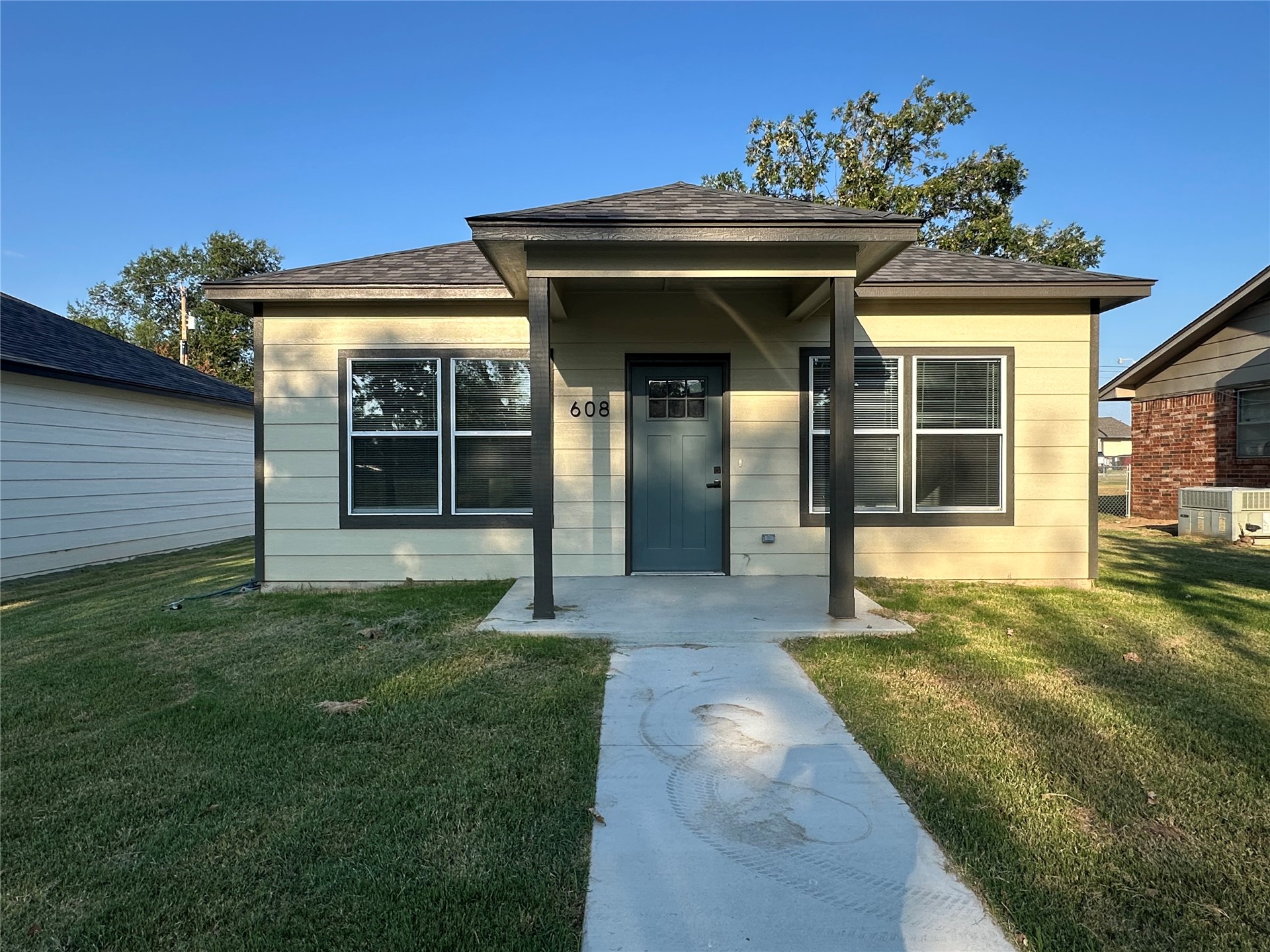 608 S 3rd Street Property Photo 1
