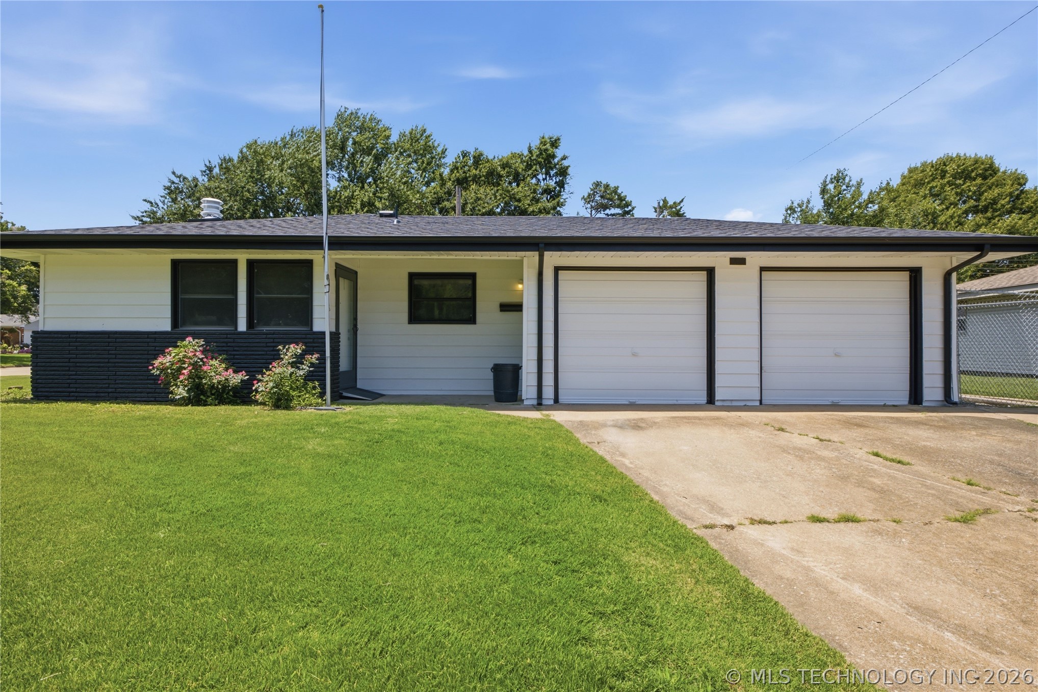 501 Warwick Drive Property Photo 1