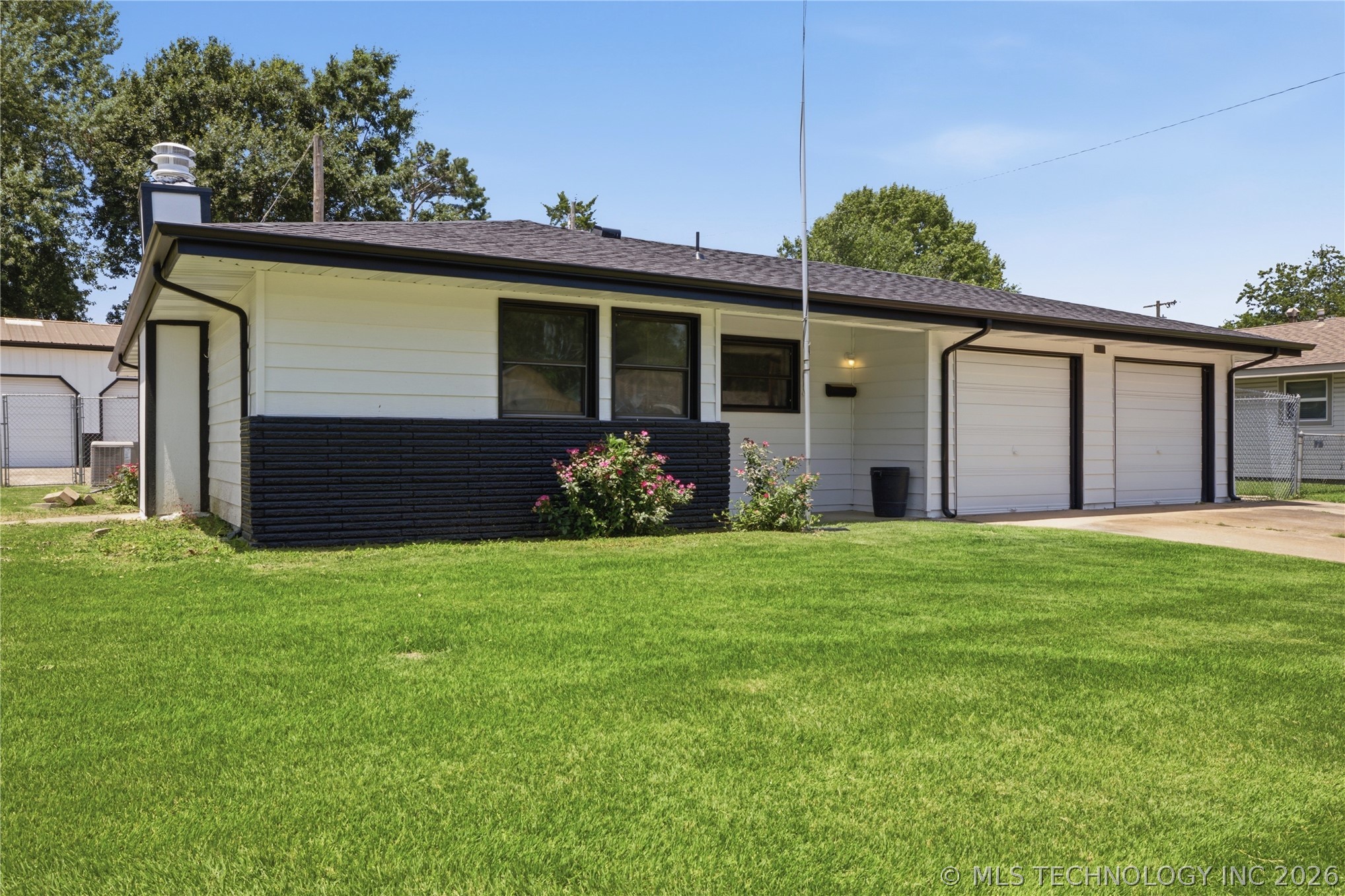 501 Warwick Drive Property Photo 5