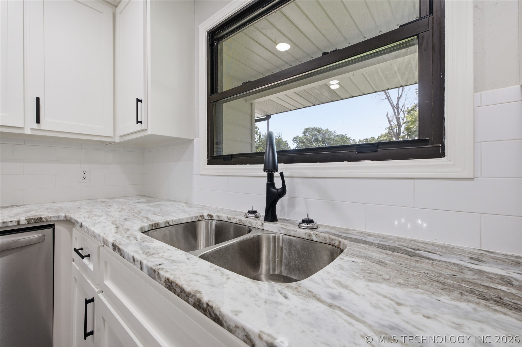 501 Warwick Drive Property Photo 15