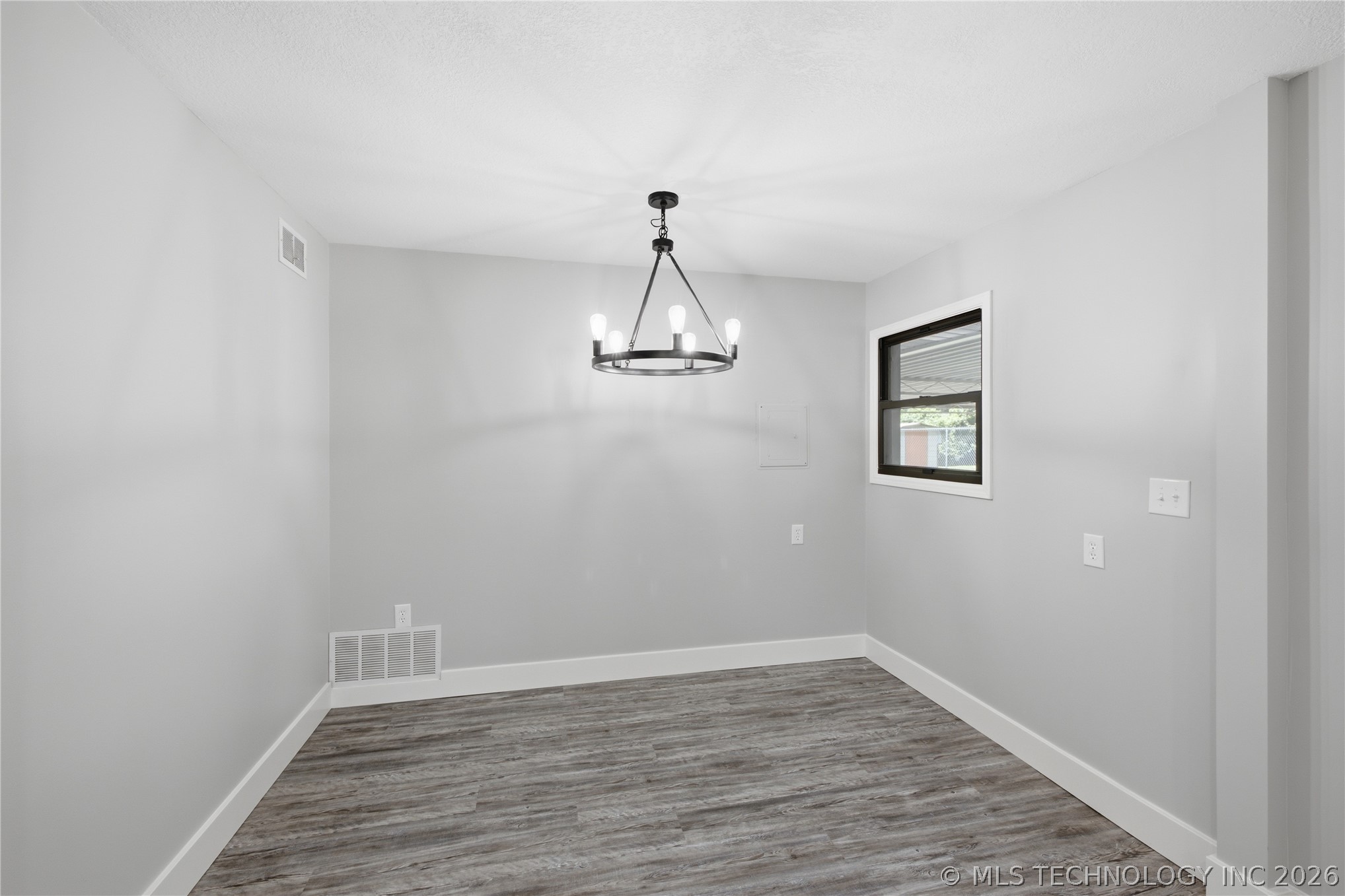 501 Warwick Drive Property Photo 16