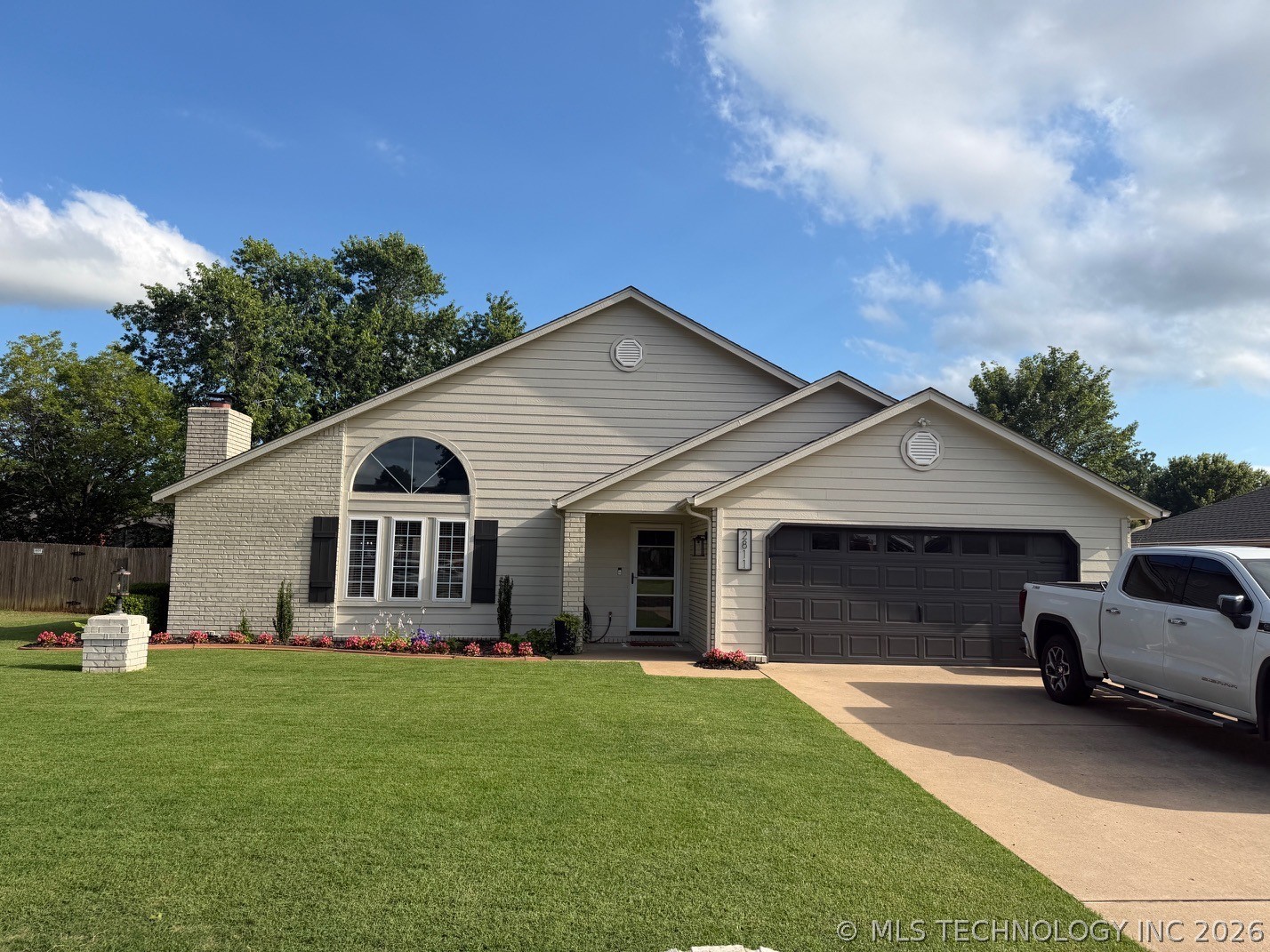 2811 Houston Street Property Photo 1