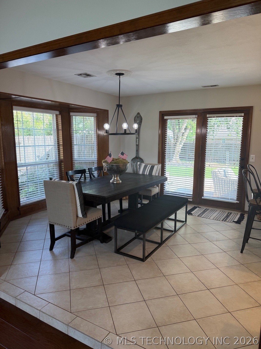 2811 Houston Street Property Photo 5