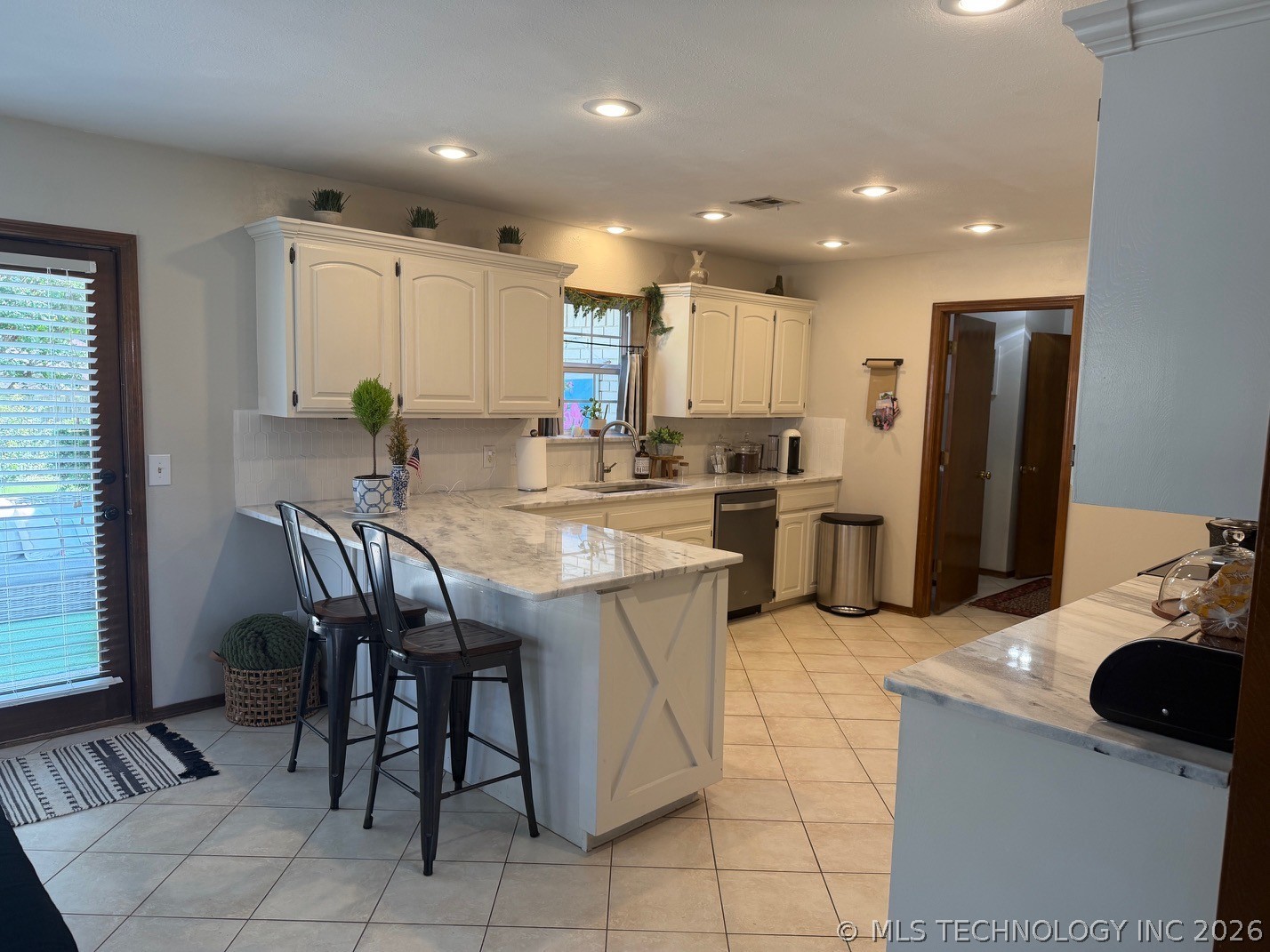 2811 Houston Street Property Photo 6