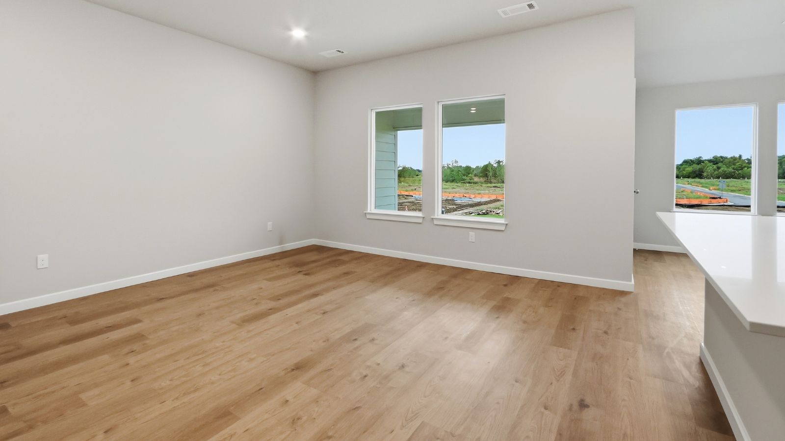 3913 E Kansas Street Property Photo 9