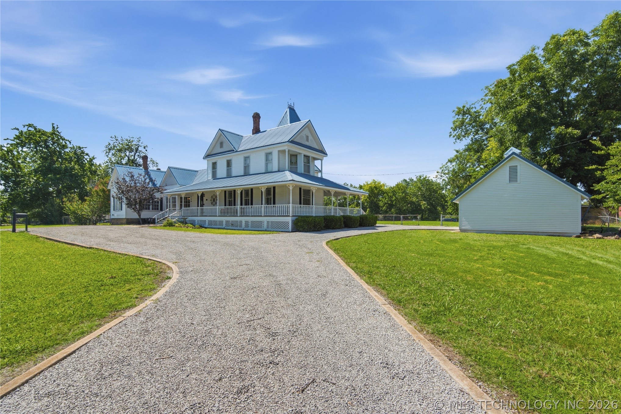 14 E Smith Avenue Property Photo 1