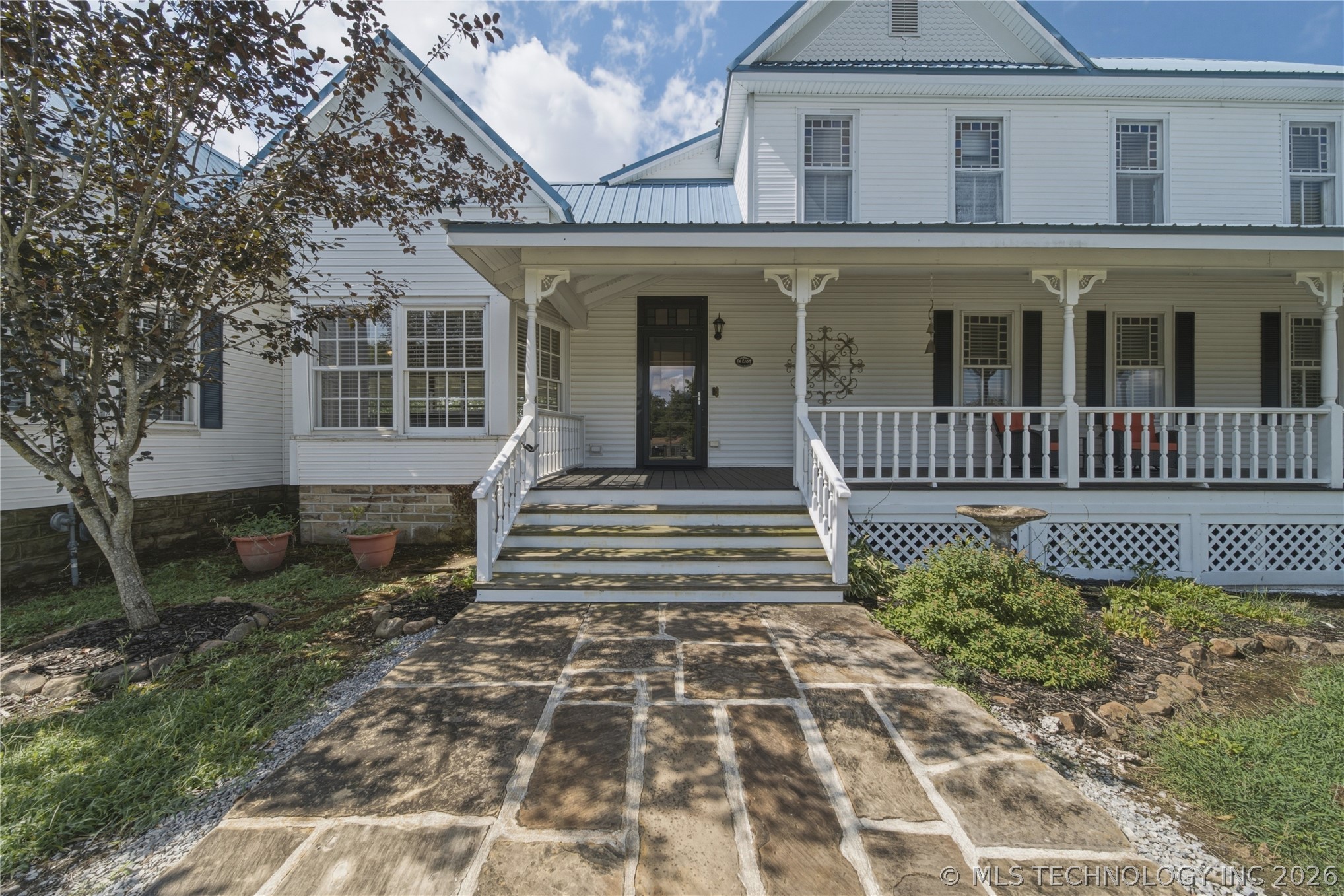 14 E Smith Avenue Property Photo 4