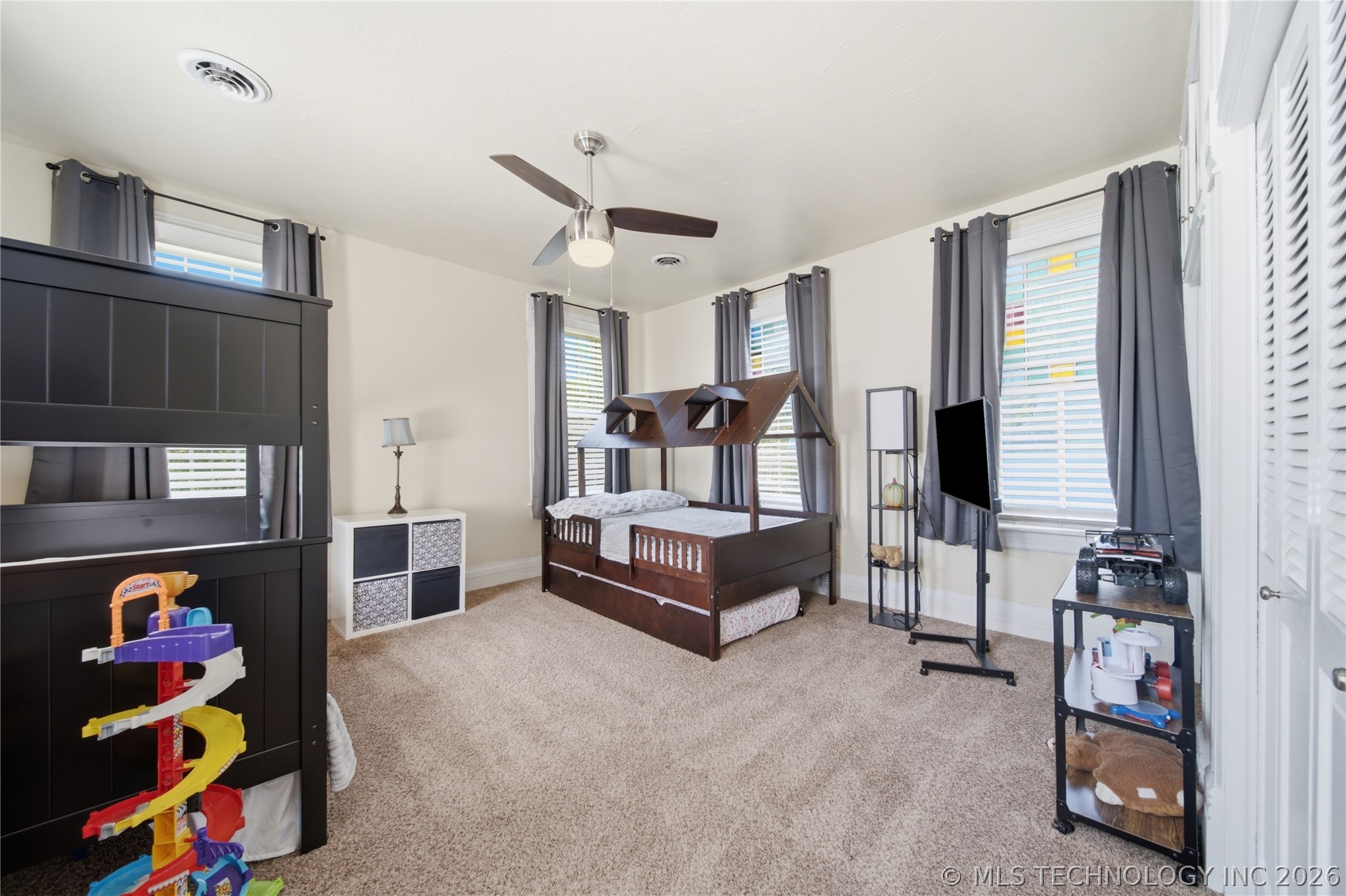 14 E Smith Avenue Property Photo 43