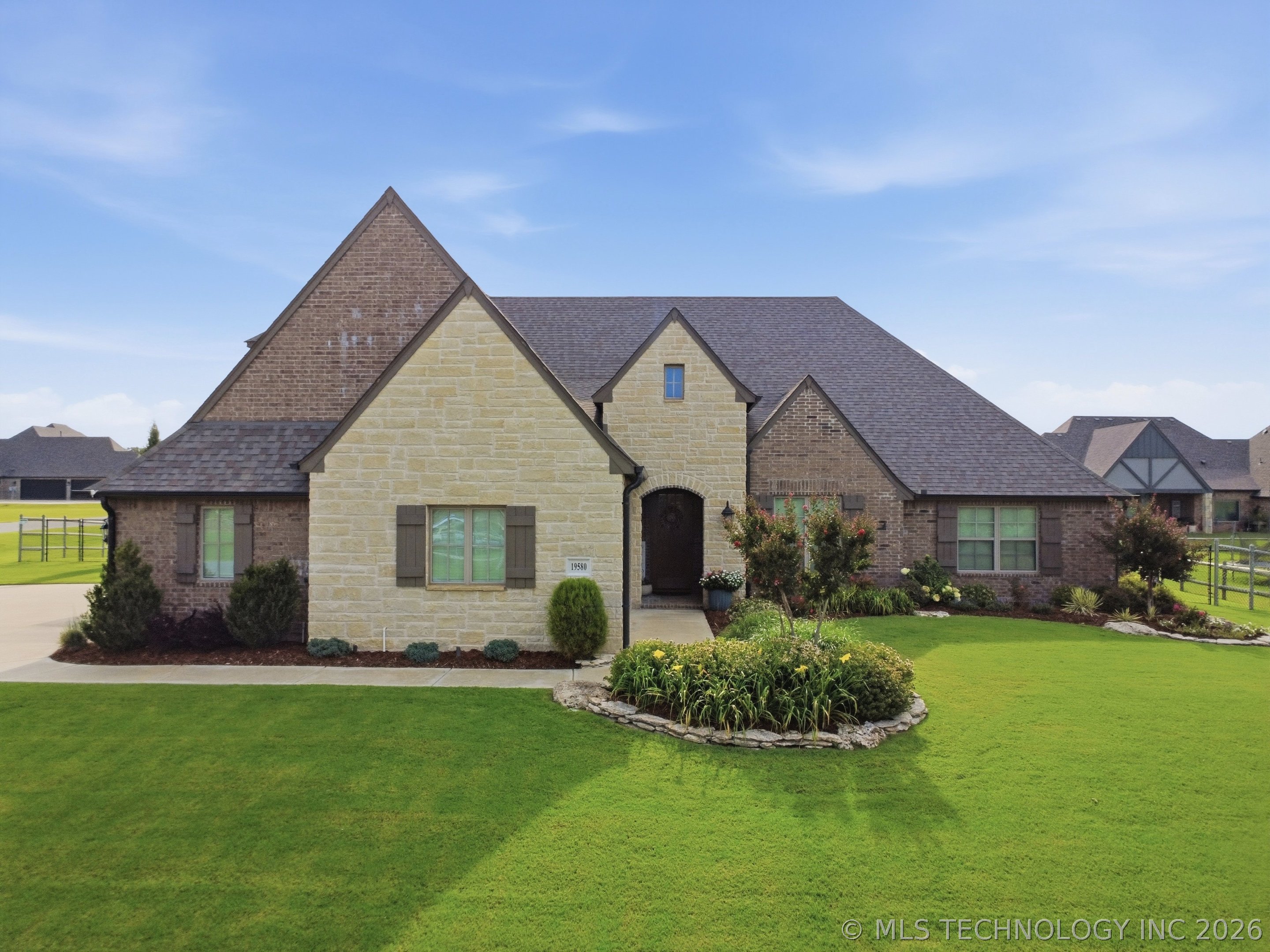1012 Terri Drive Property Photo 1