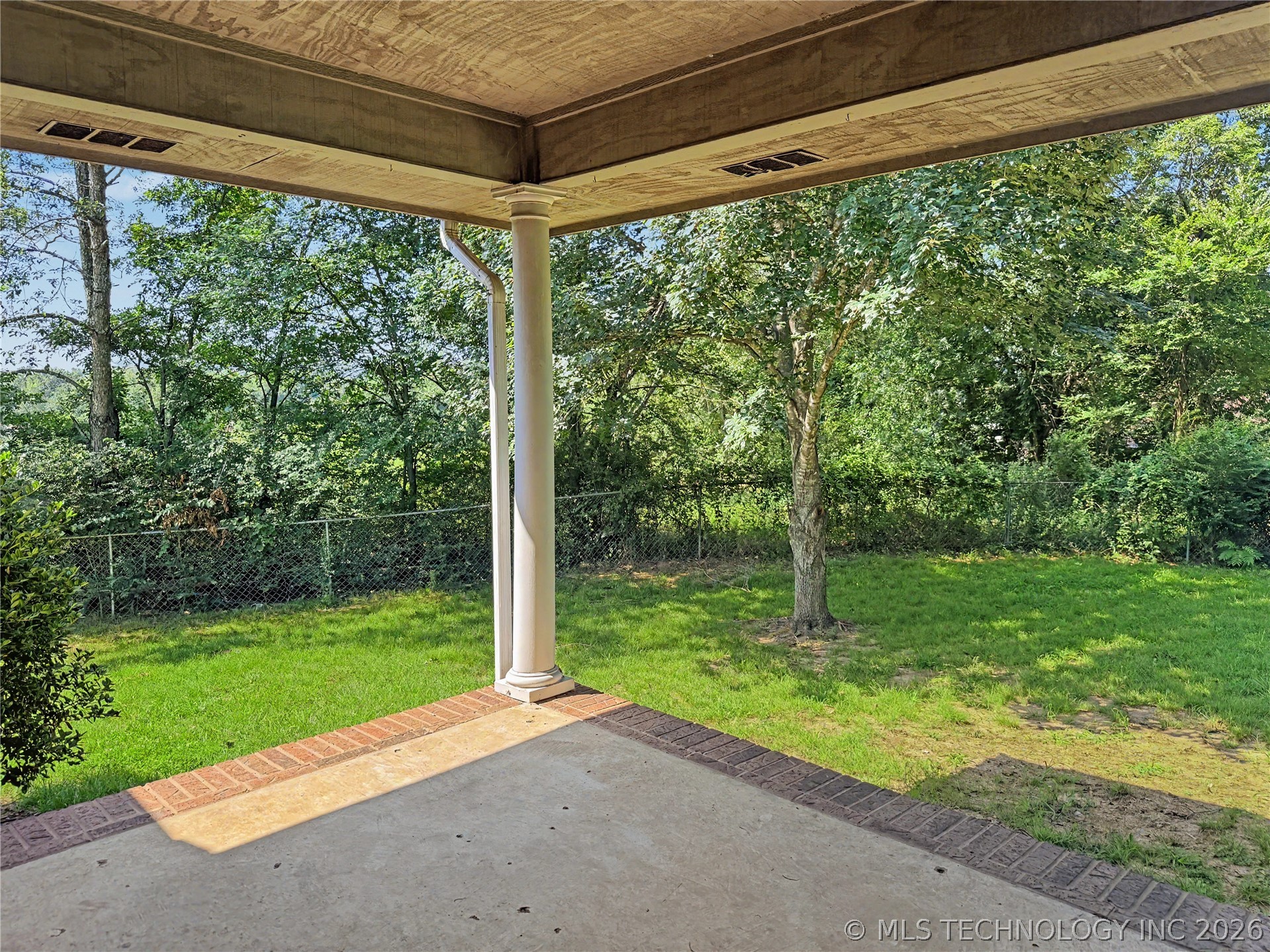 1211 W 1st Street Property Photo 2