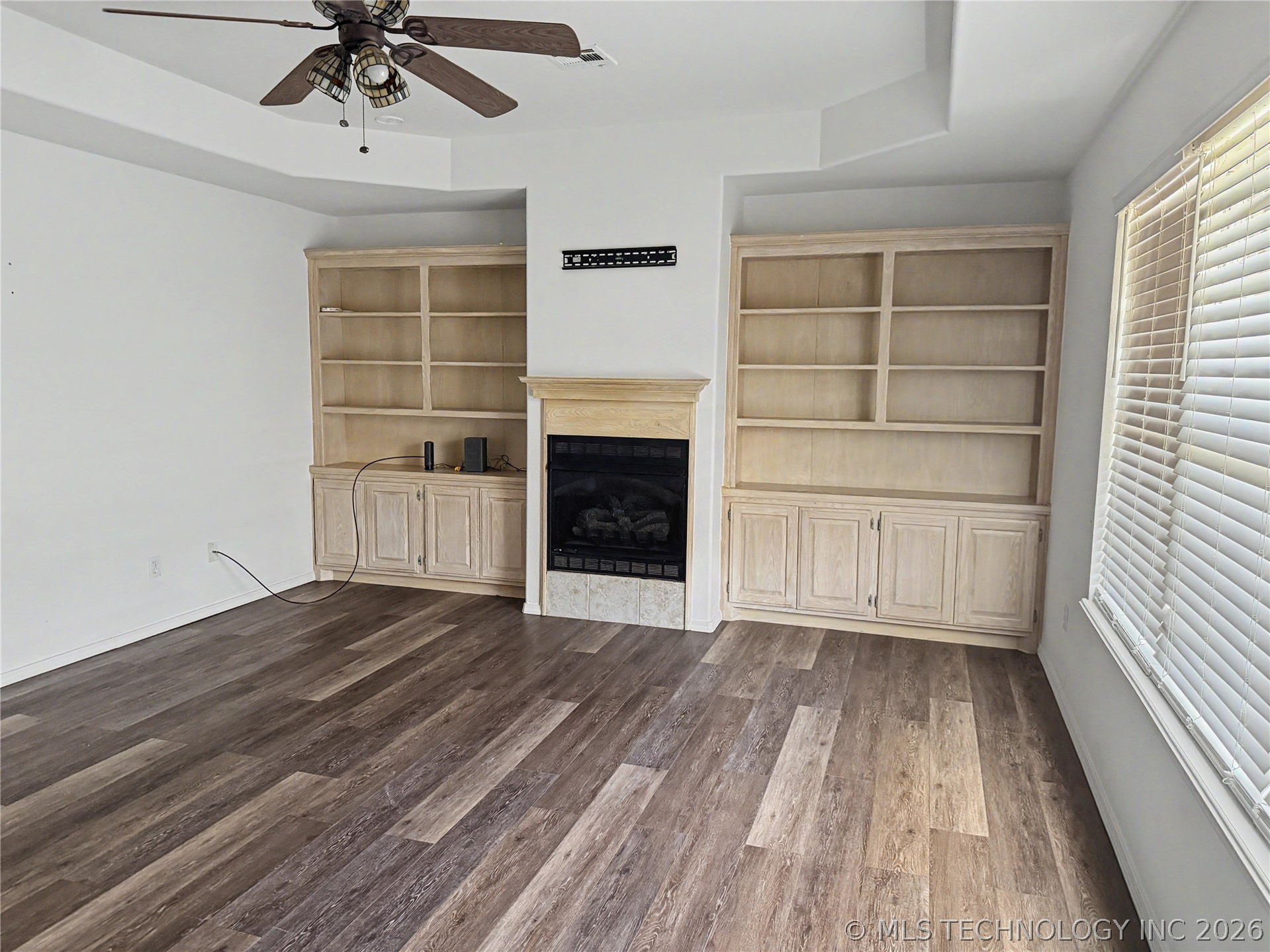 1211 W 1st Street Property Photo 8