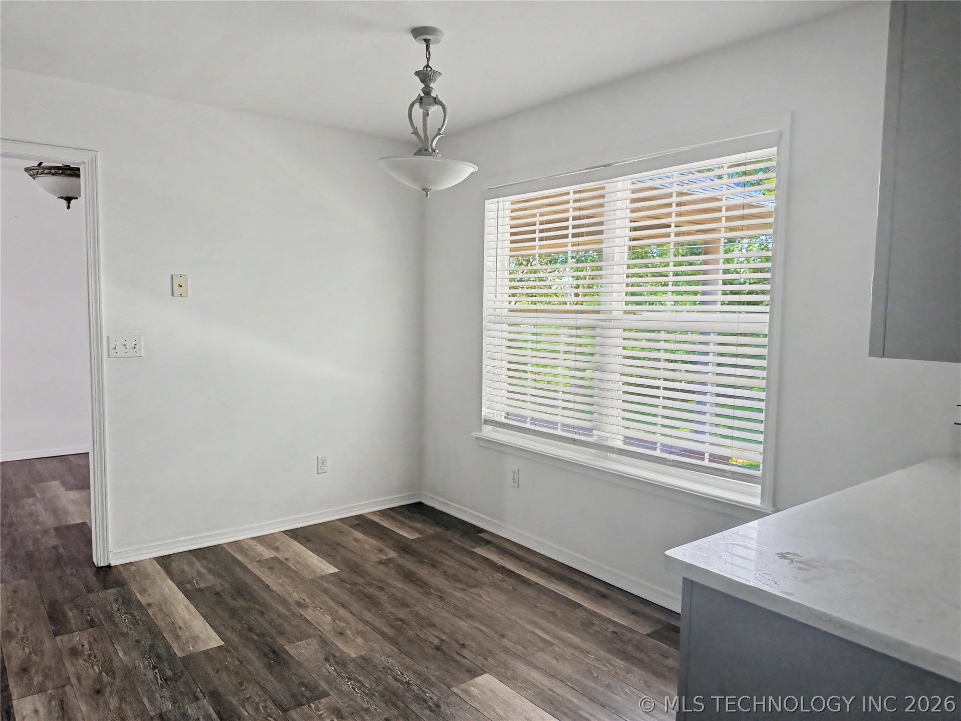 1211 W 1st Street Property Photo 14
