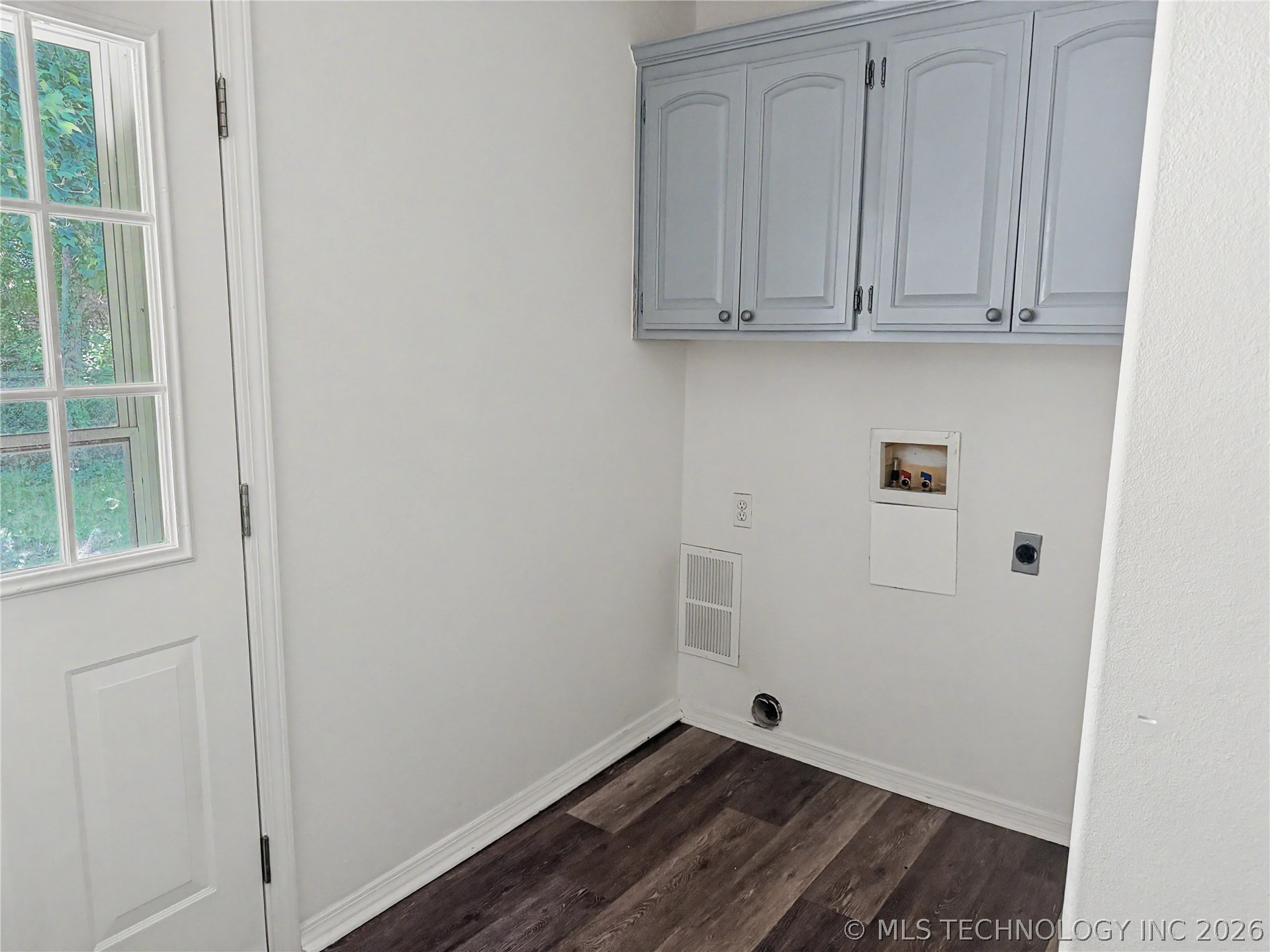 1211 W 1st Street Property Photo 15