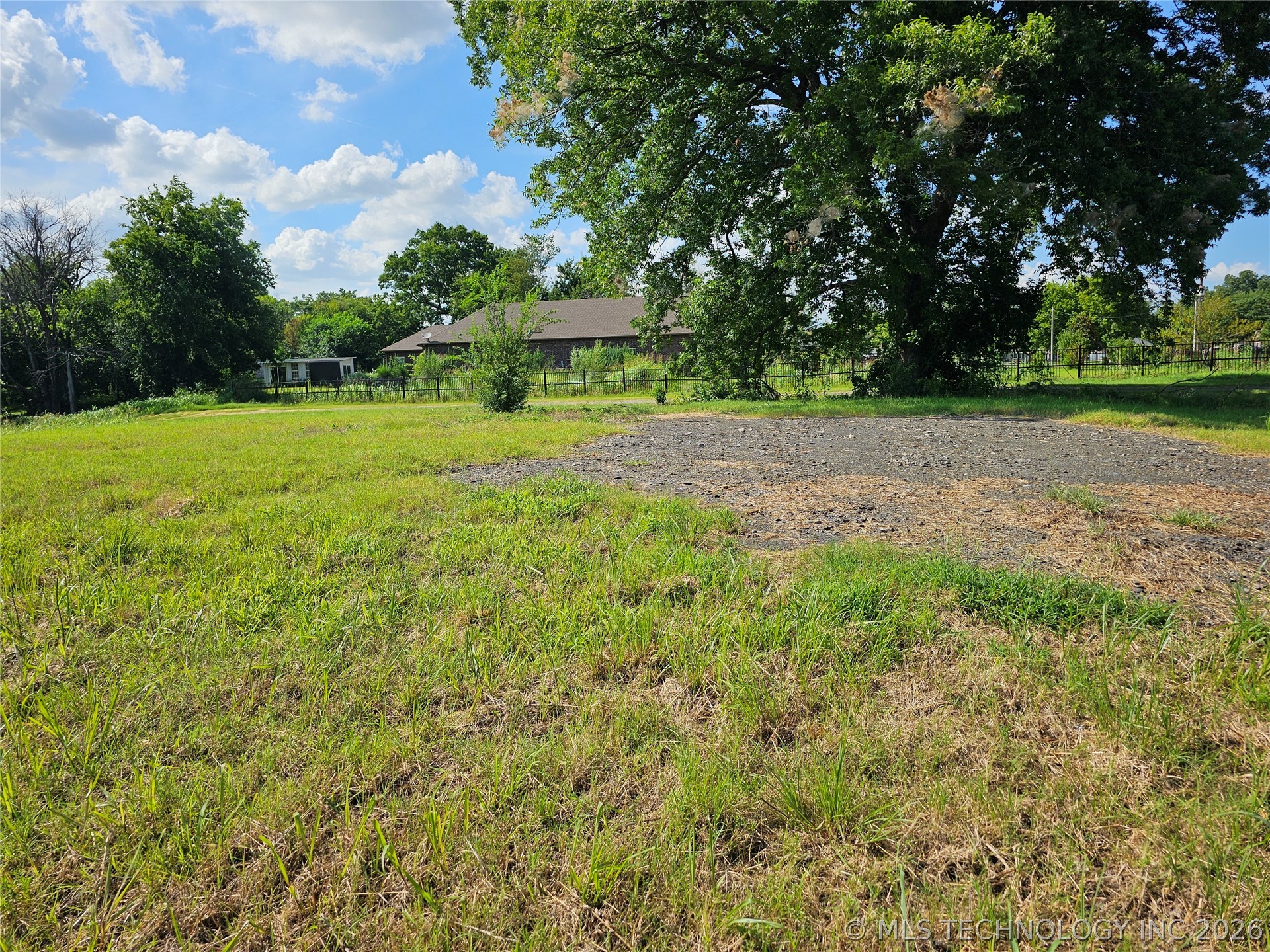 13218 S 78th East Avenue Property Photo 21