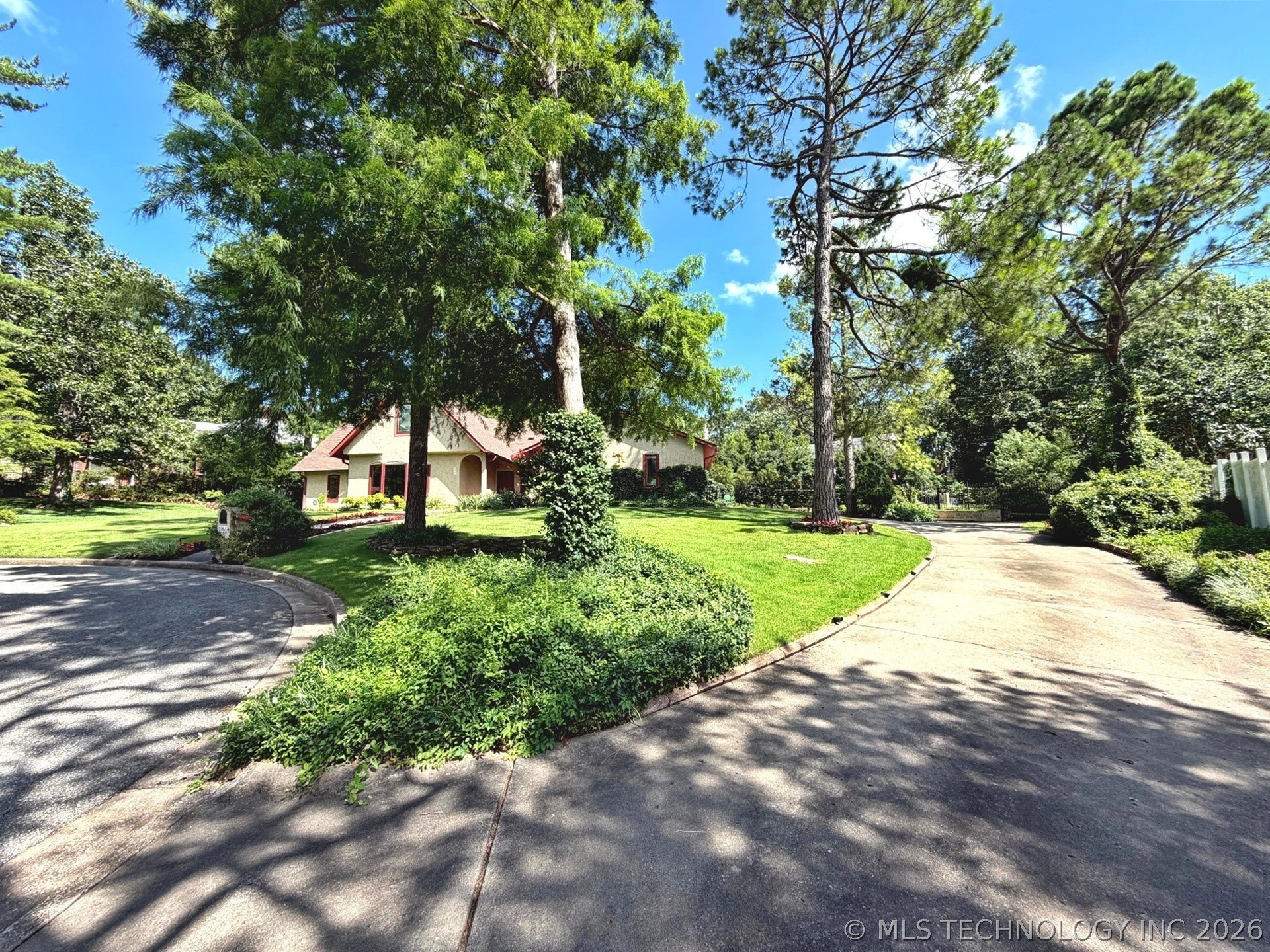 508 Greenwood Drive Property Photo 3
