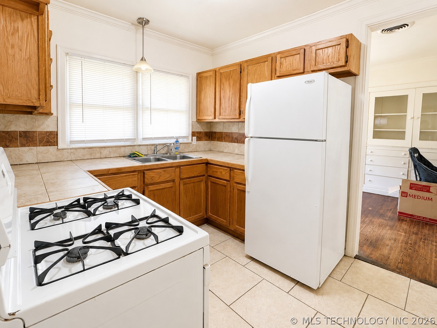 203 Ne C Property Photo 7