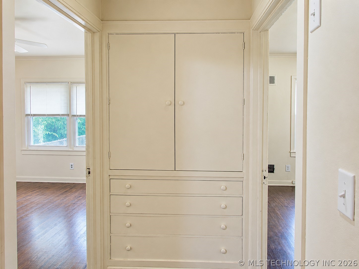 203 Ne C Property Photo 9