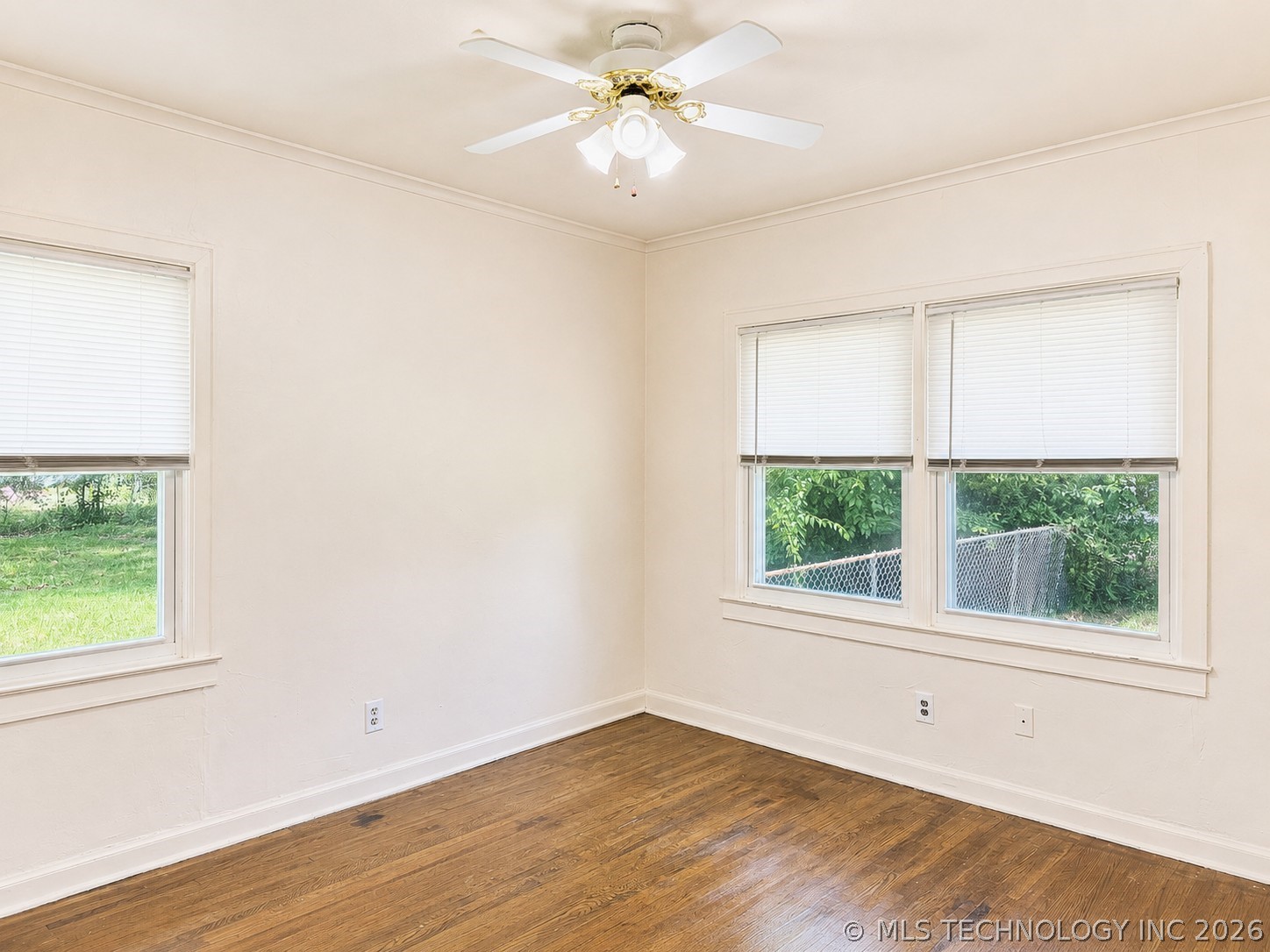203 Ne C Property Photo 12