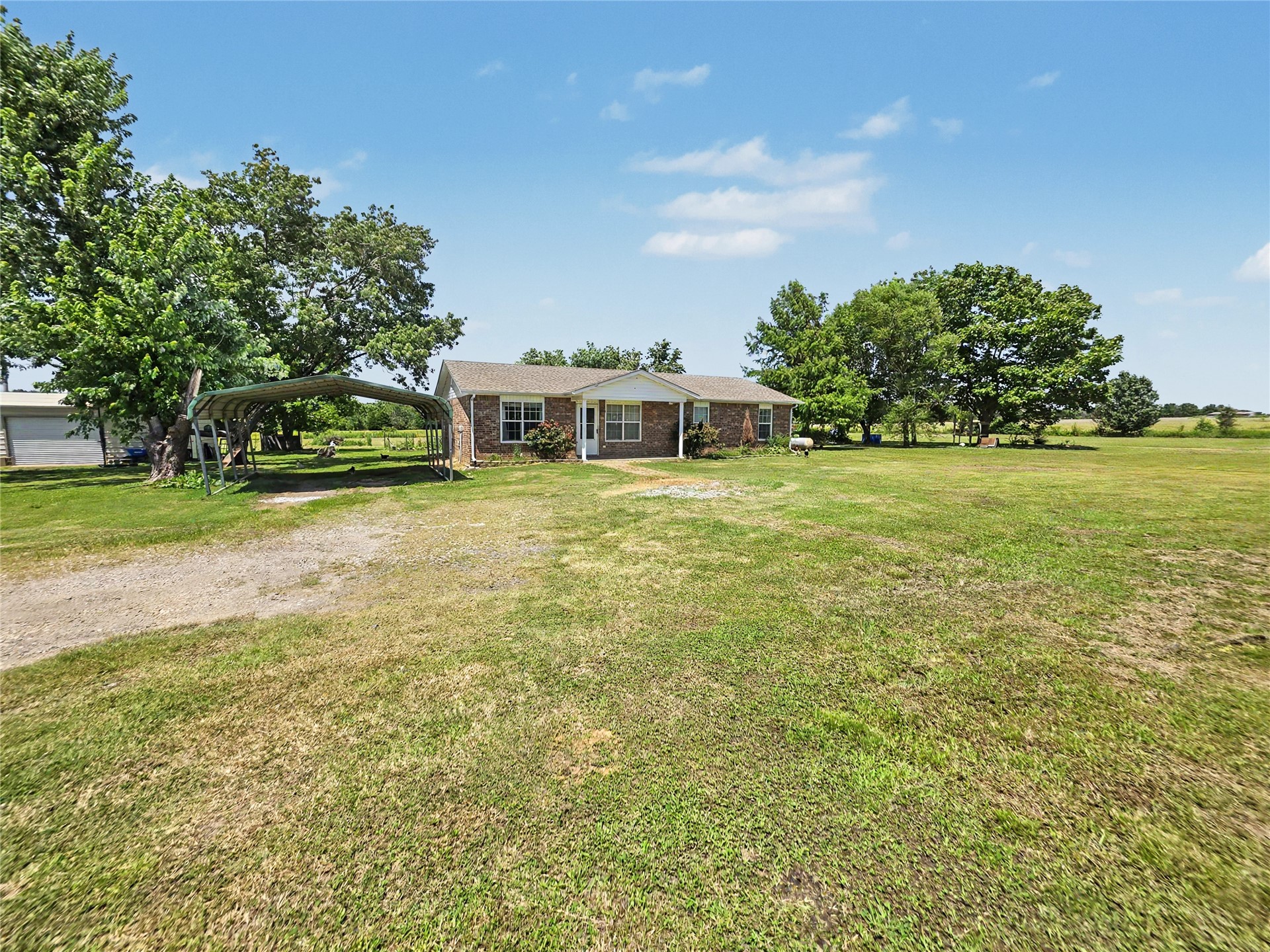 3034 E Davis Field Road Property Photo 4