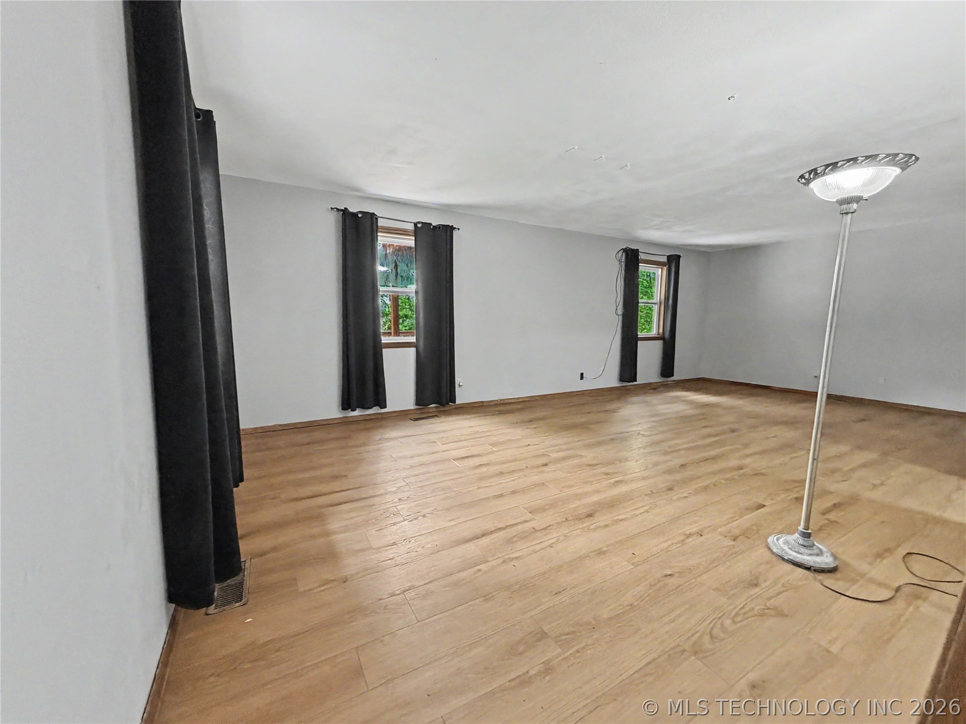 17589 Wedgewood Drive Property Photo 10