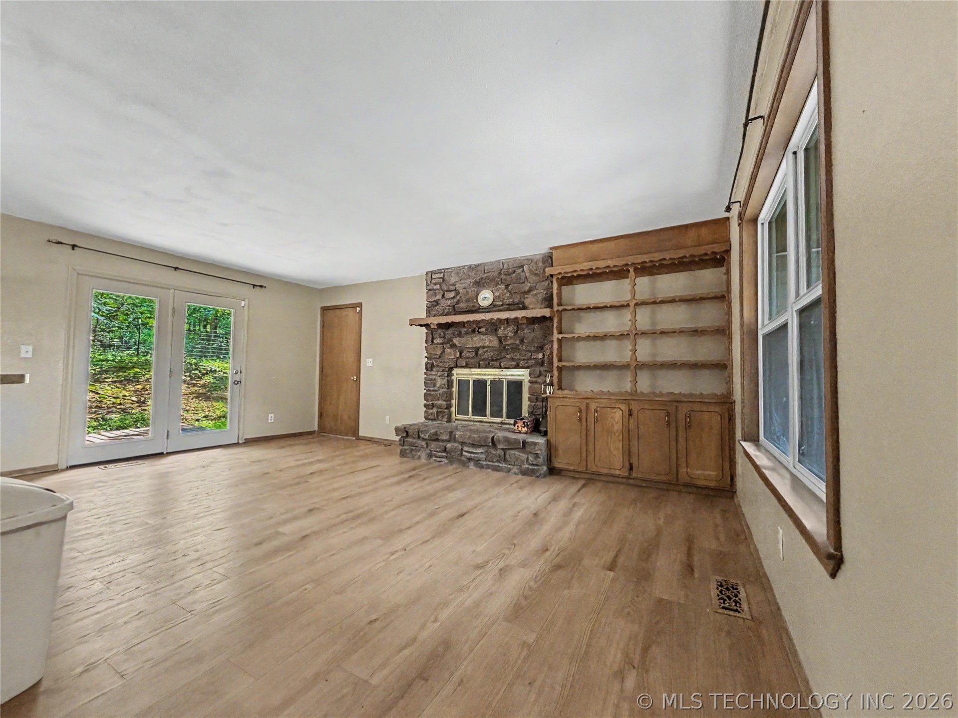 17589 Wedgewood Drive Property Photo 17